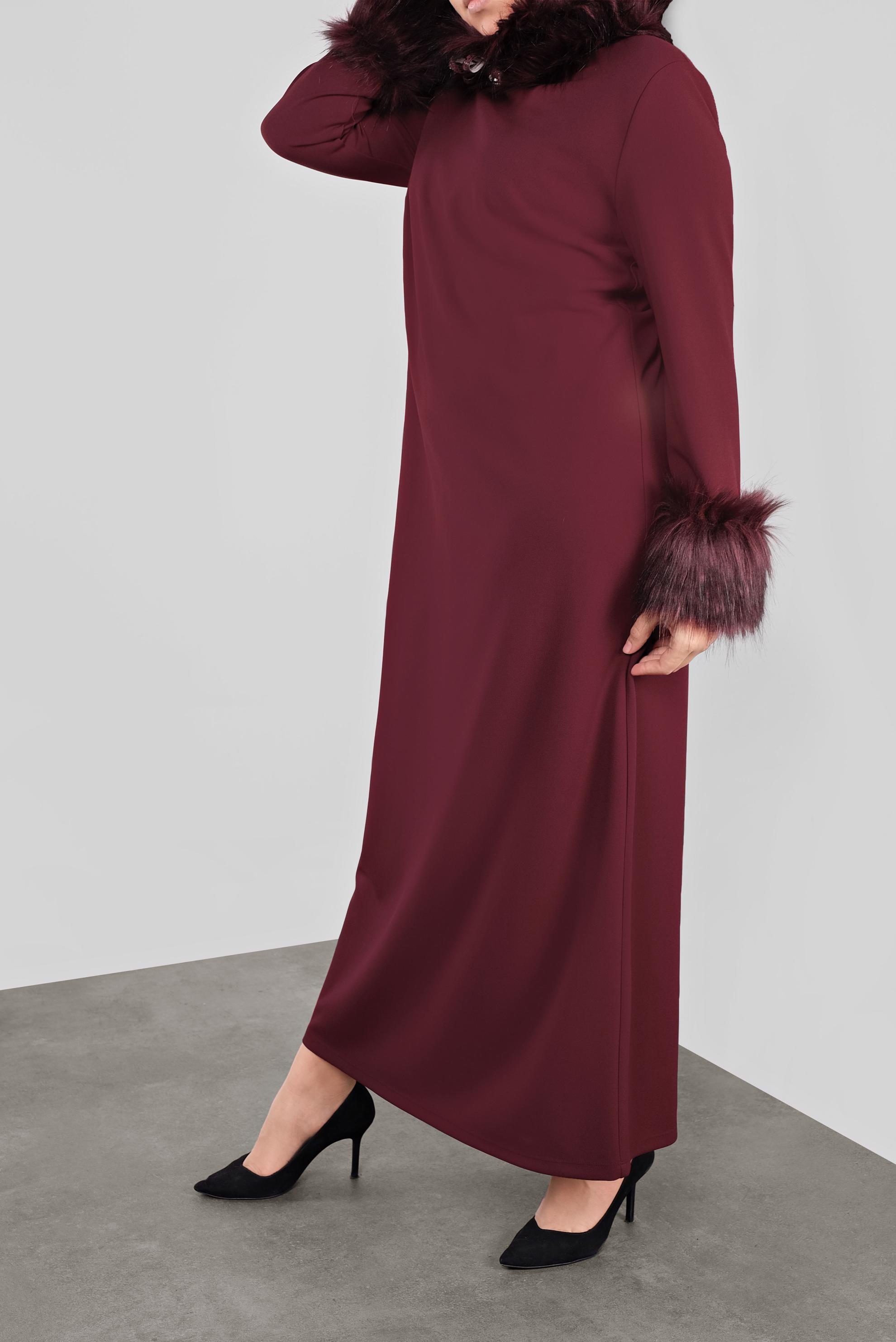 Tesettür giyim BORDO YAKASI VE MANŞETLERİ KÜRKLÜ ELBİSE 20111 