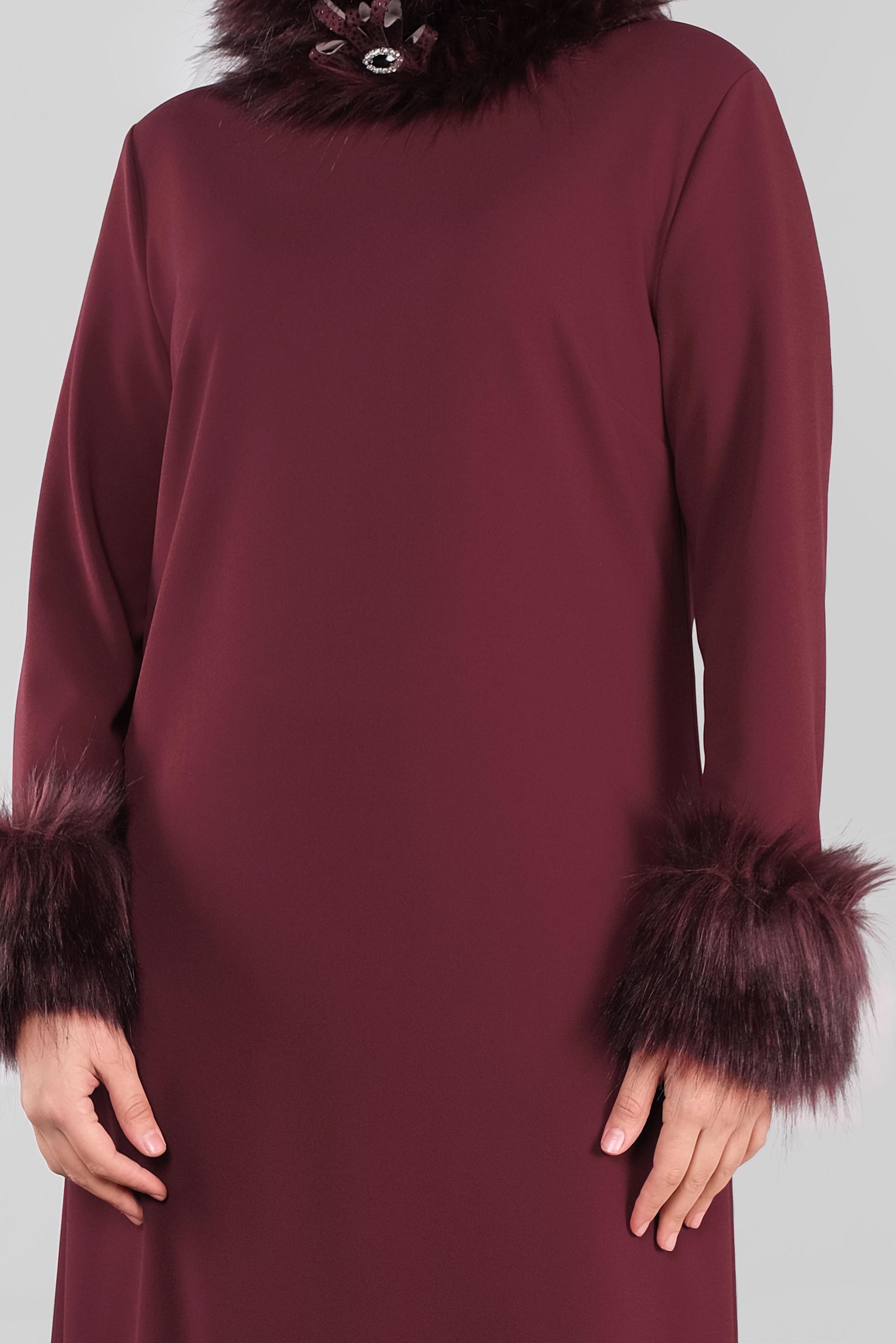 Tesettür giyim BORDO YAKASI VE MANŞETLERİ KÜRKLÜ ELBİSE 20111 