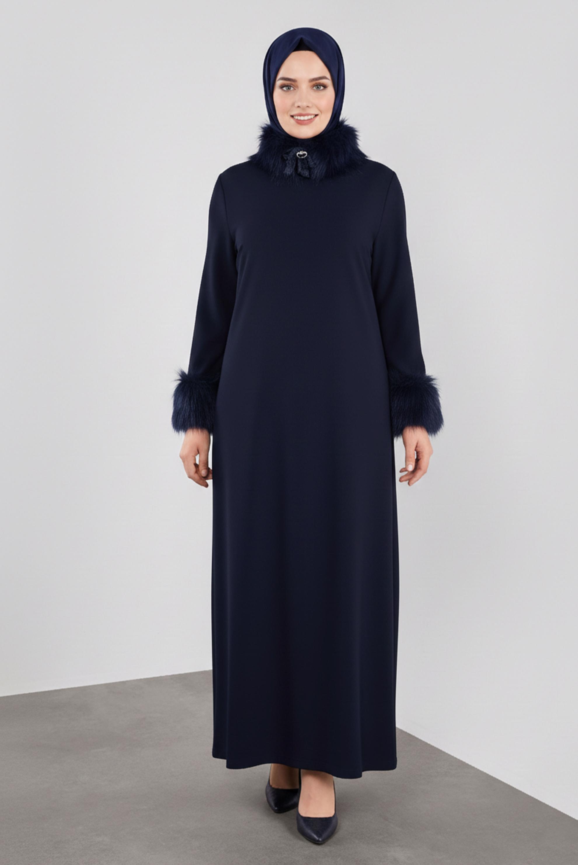 Tesettür giyim LACİVERT YAKASI VE MANŞETLERİ KÜRKLÜ ELBİSE 20111 