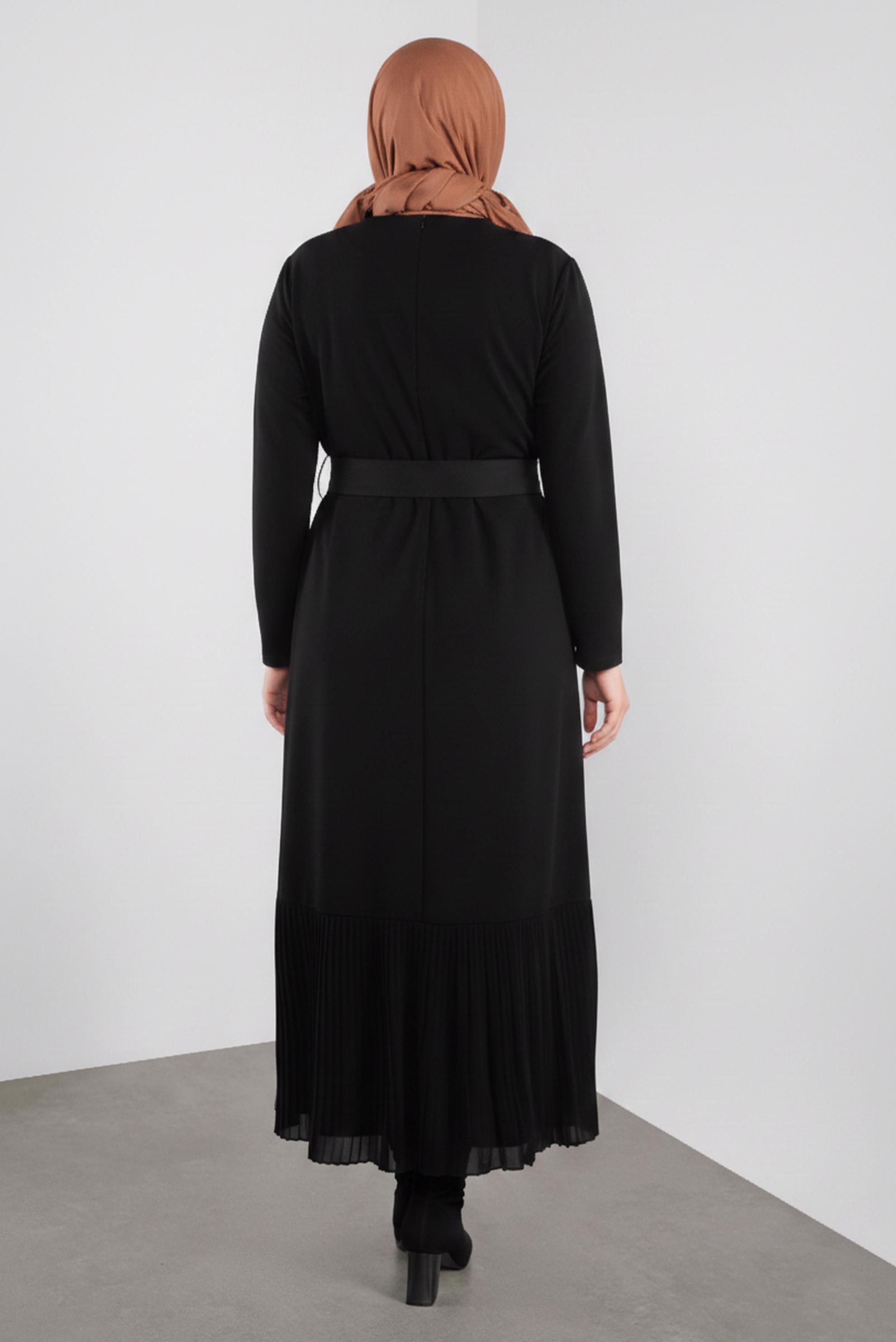 Tesettür giyim SİYAH KUŞAKLI ETEK UCU PİLELİ ELBİSE 20117