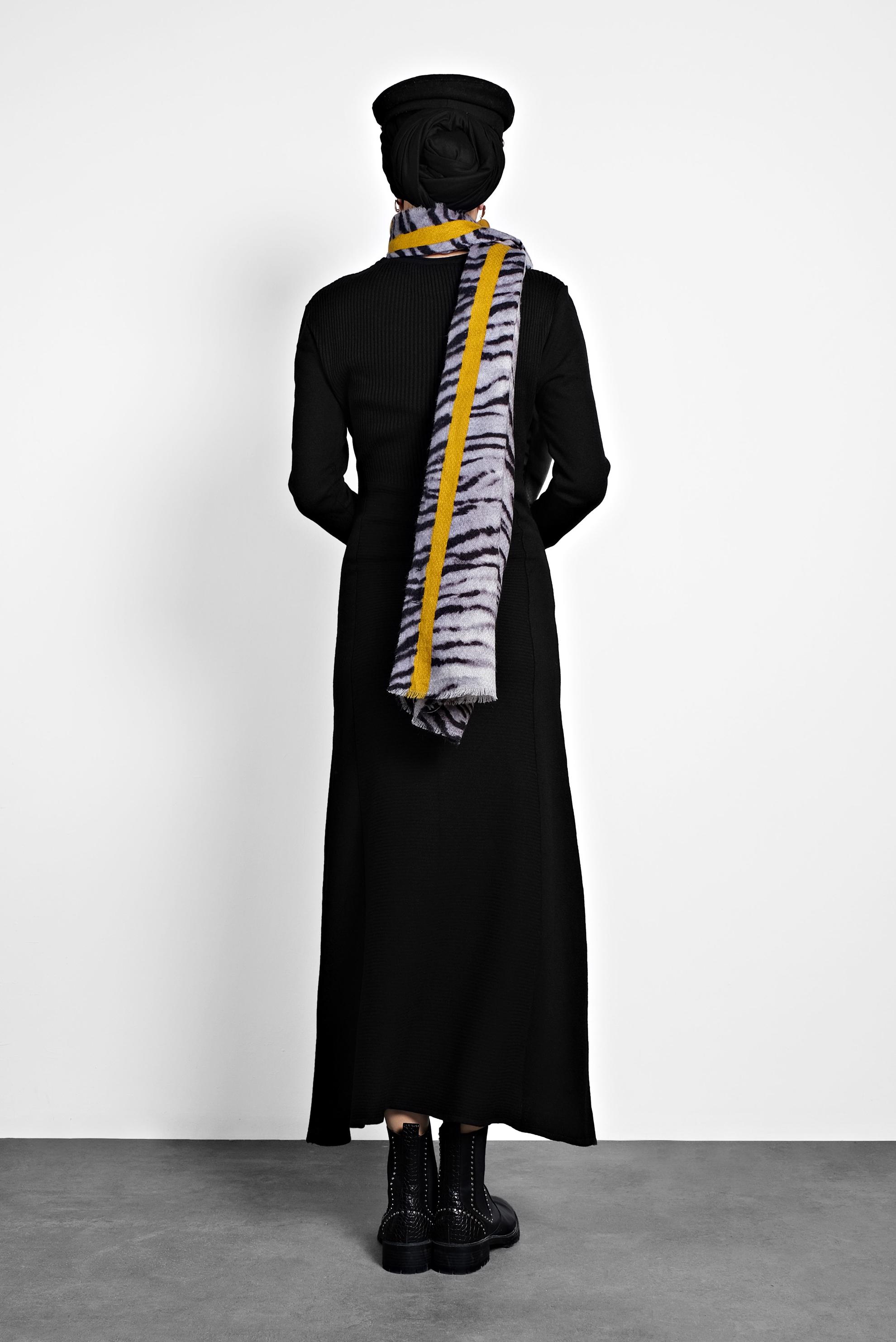 Tesettür giyim SİYAH FİTİLLİ TRİKO ELBİSE 40047