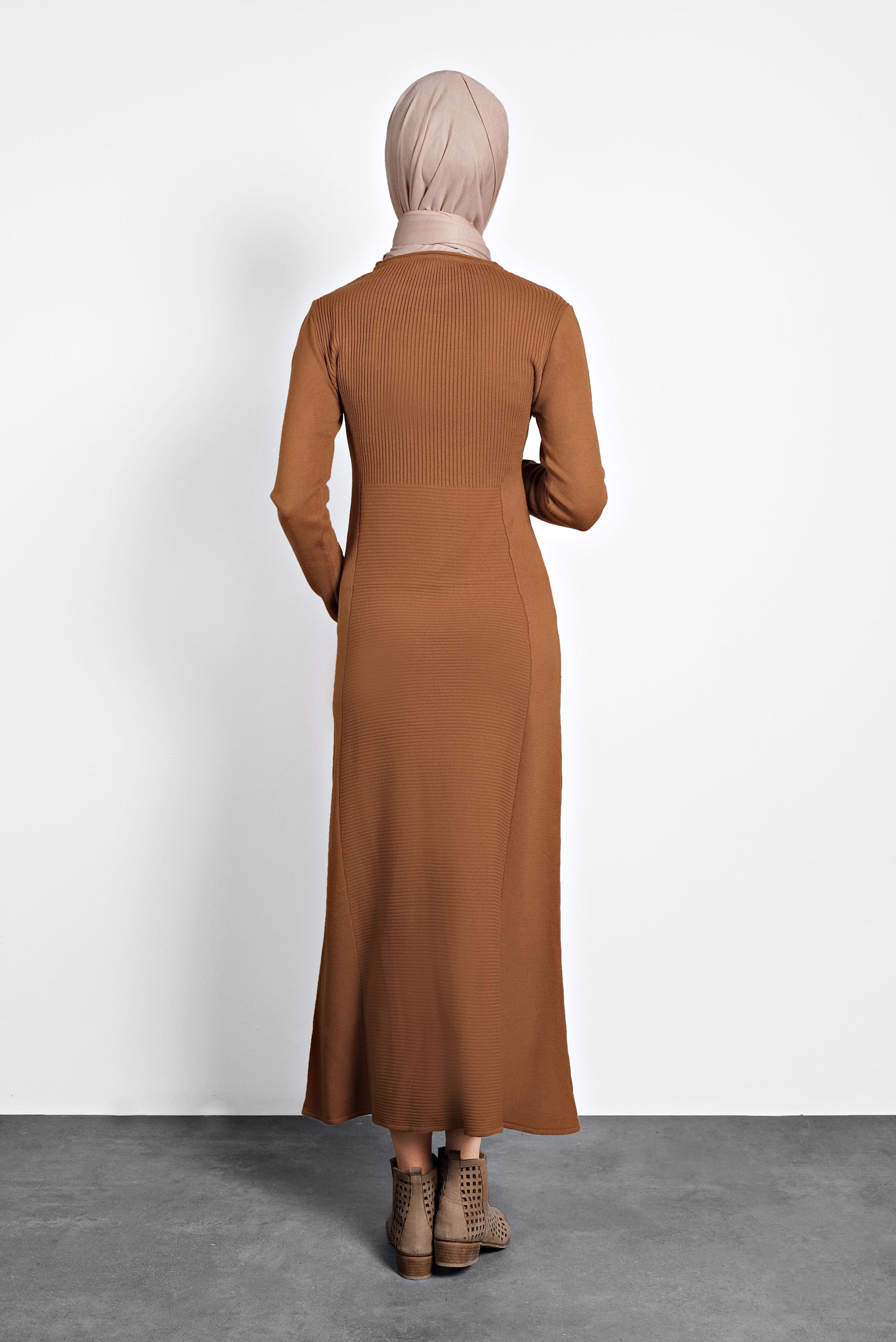 Tesettür giyim TABA FİTİLLİ TRİKO ELBİSE 40047