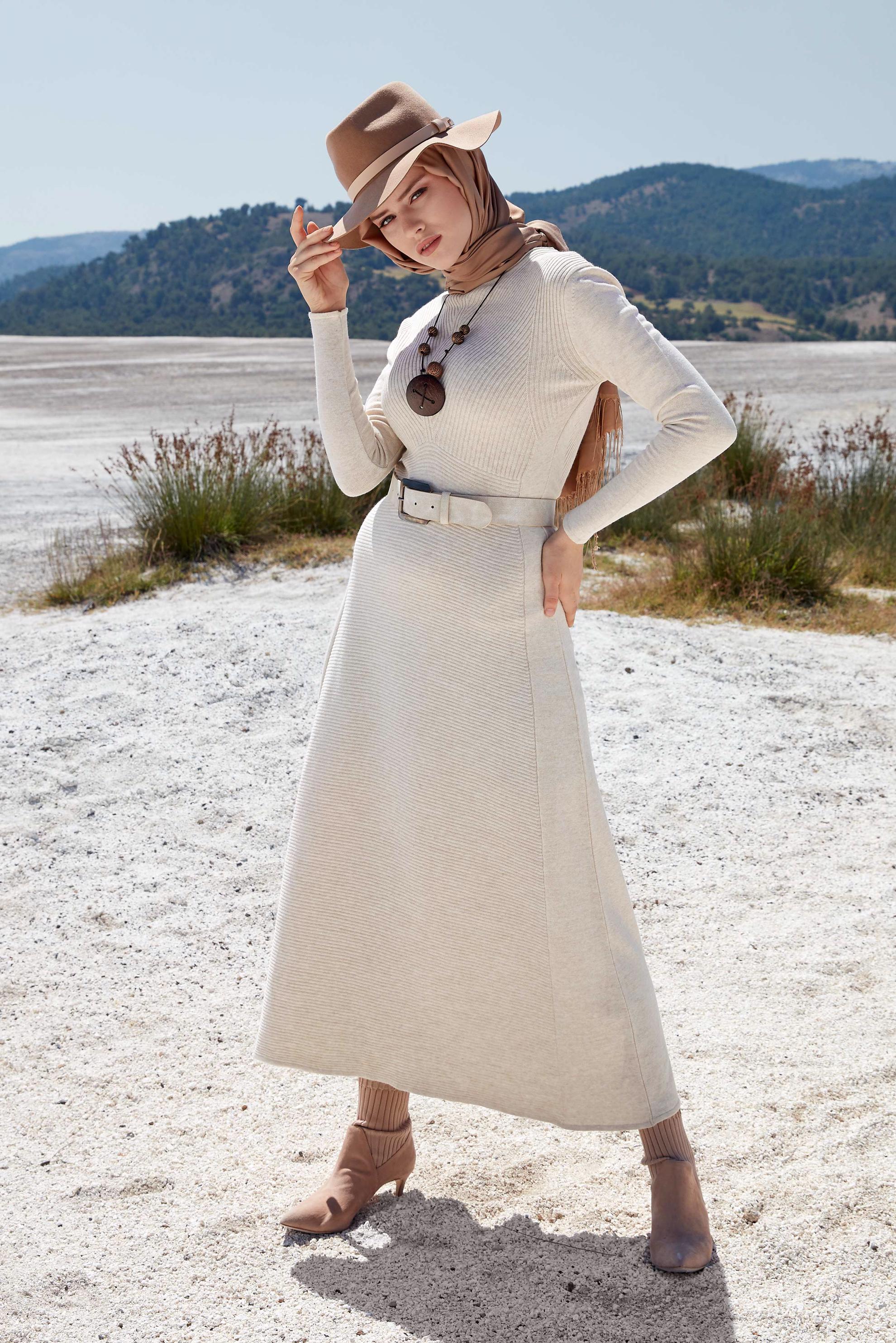 Tesettür giyim BEJ FİTİLLİ TRİKO ELBİSE 40047