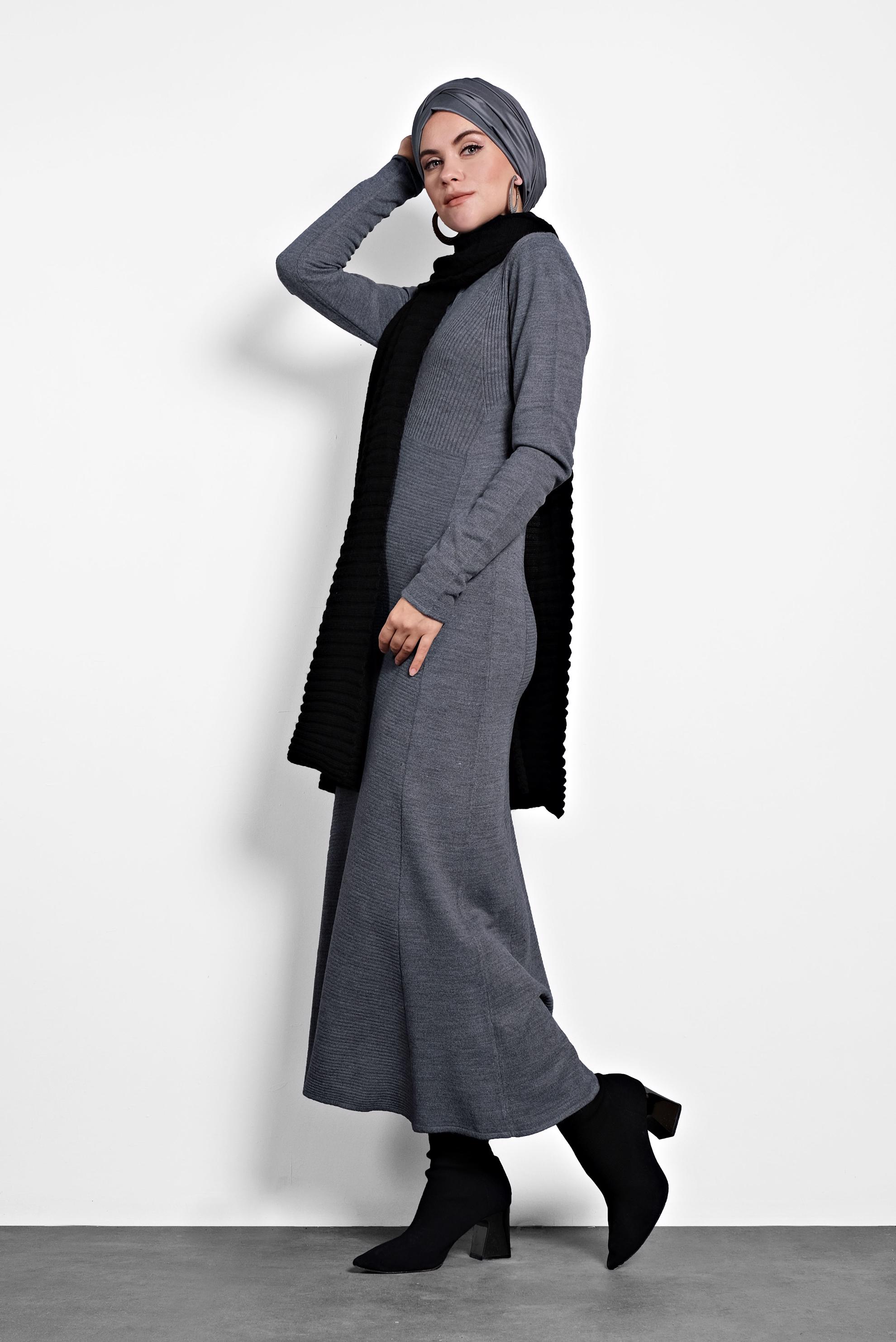 Hijab clothing GREY RIBBED KNIT DRESS 40047 