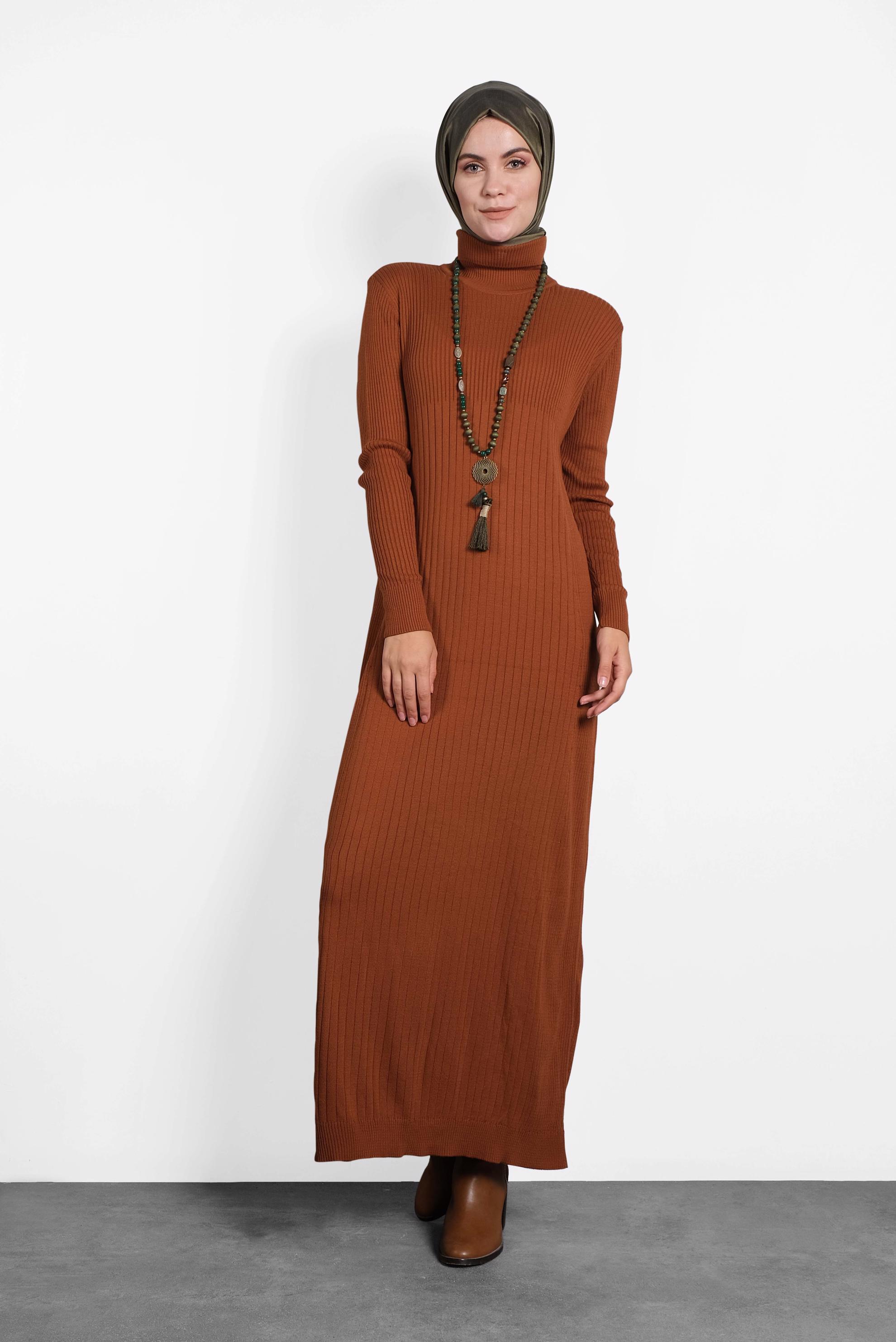 Tesettür giyim TURUNCU BALIKÇI YAKA FİTİLLİ TRİKO ELBİSE 40075