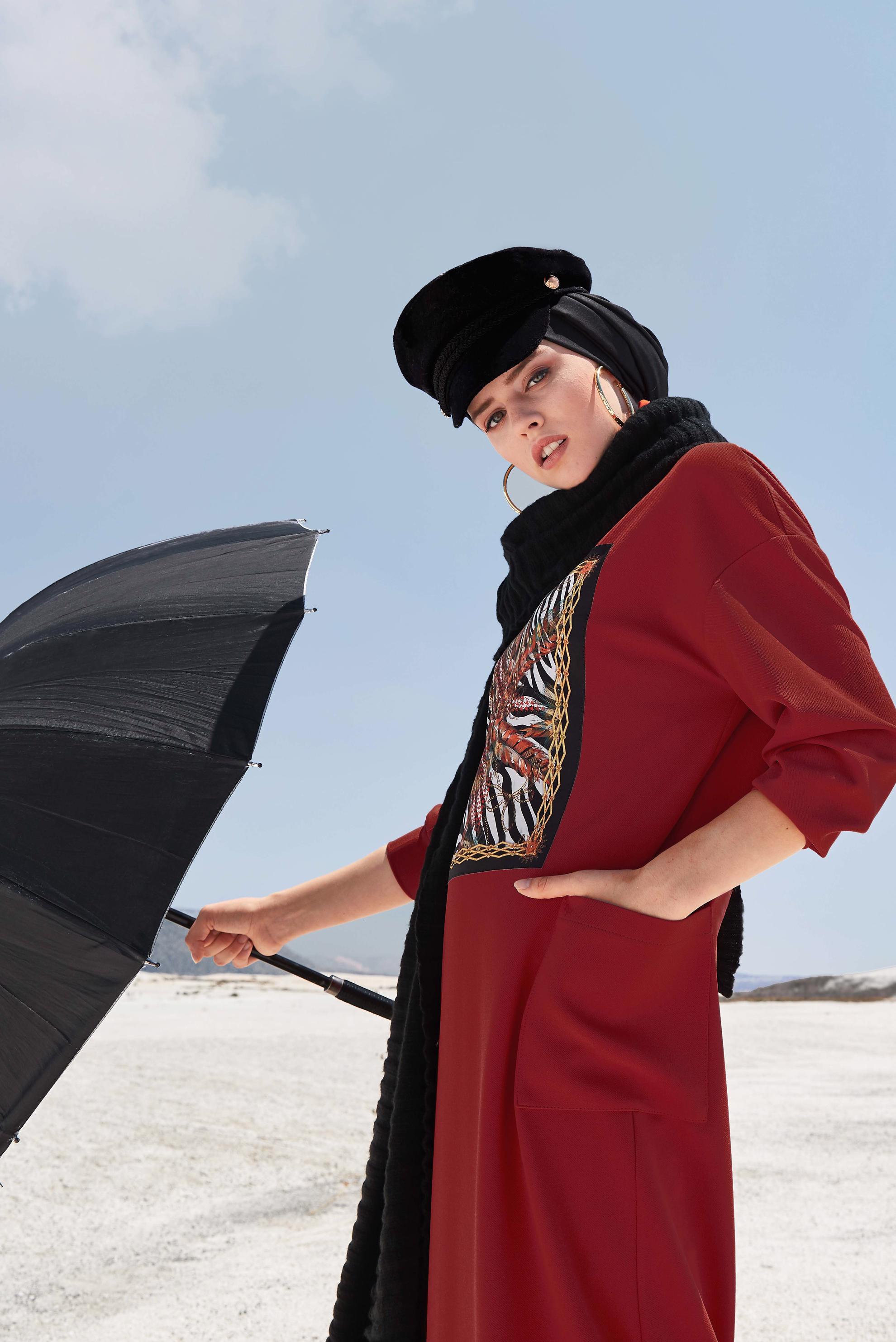 Tesettür giyim KIRMIZI GENİŞ KESİM ŞAL YAKA ELBİSE 40110