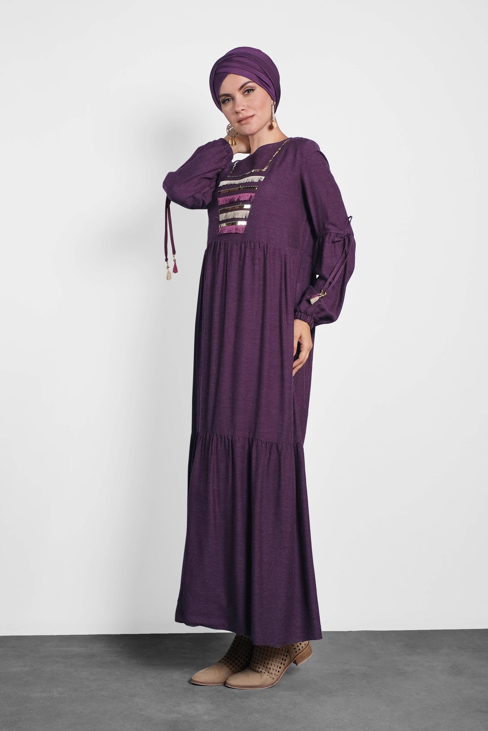 Tesettür giyim MOR PUL İŞLEMELİ KOLLARI BAĞCIKLI ELBİSE 40118 