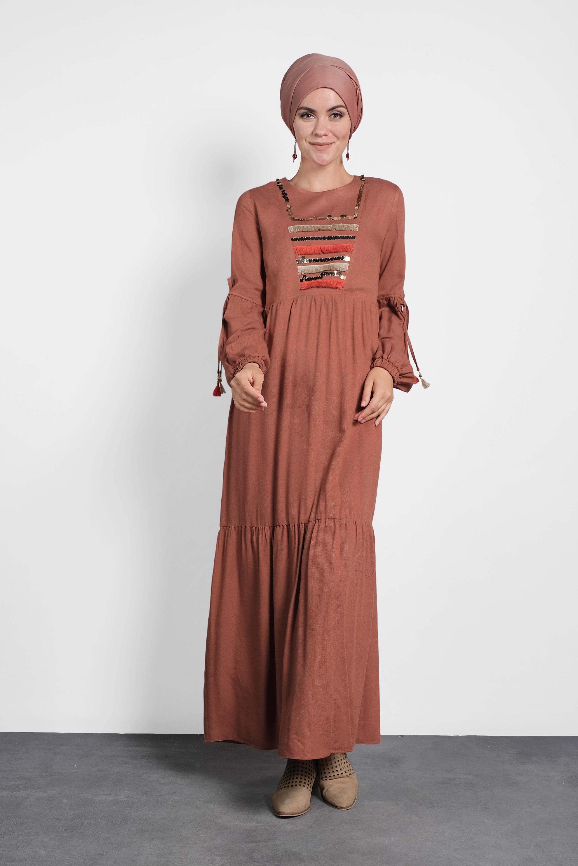 Tesettür giyim TURUNCU PUL İŞLEMELİ KOLLARI BAĞCIKLI ELBİSE 40118 