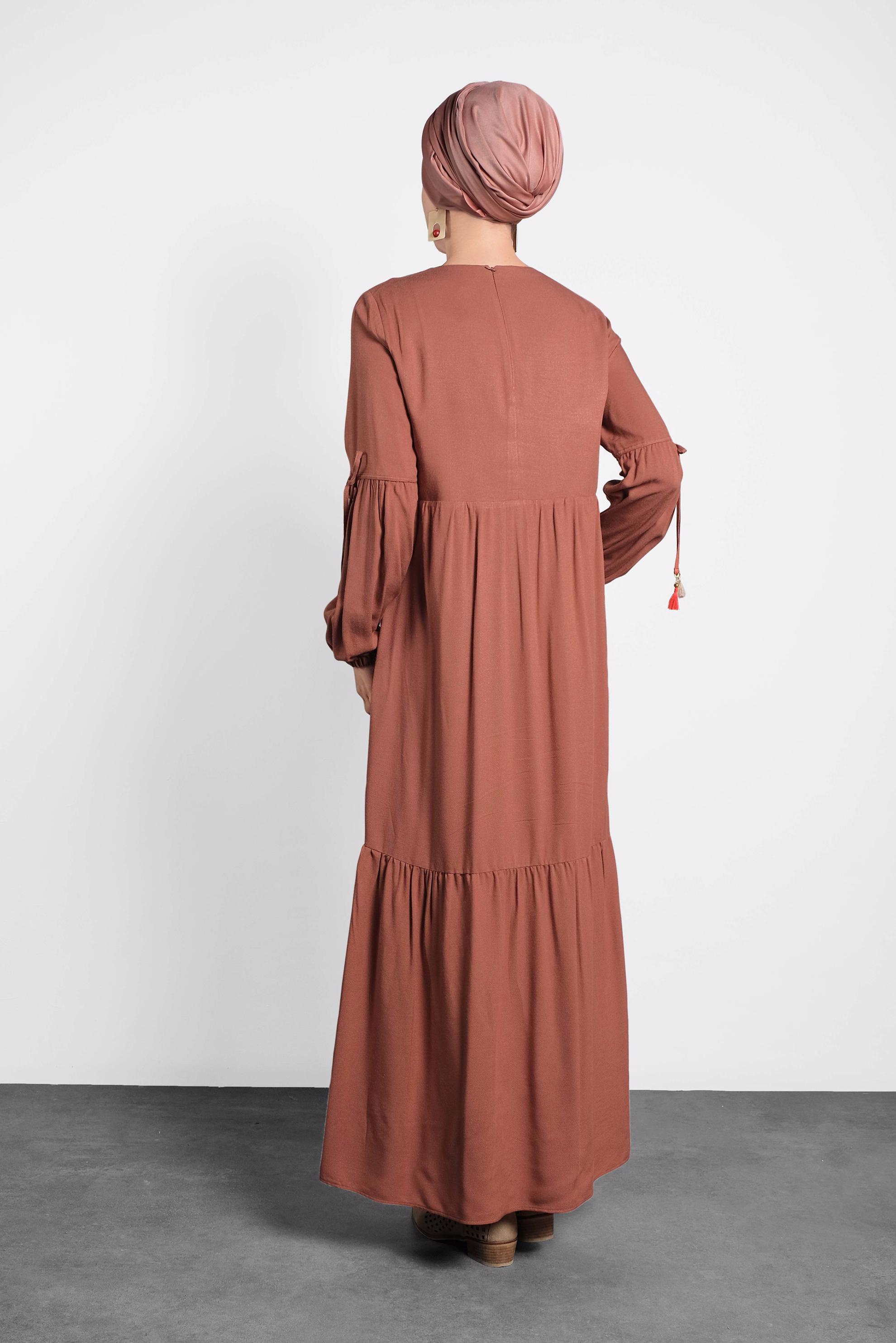 Tesettür giyim TURUNCU PUL İŞLEMELİ KOLLARI BAĞCIKLI ELBİSE 40118 