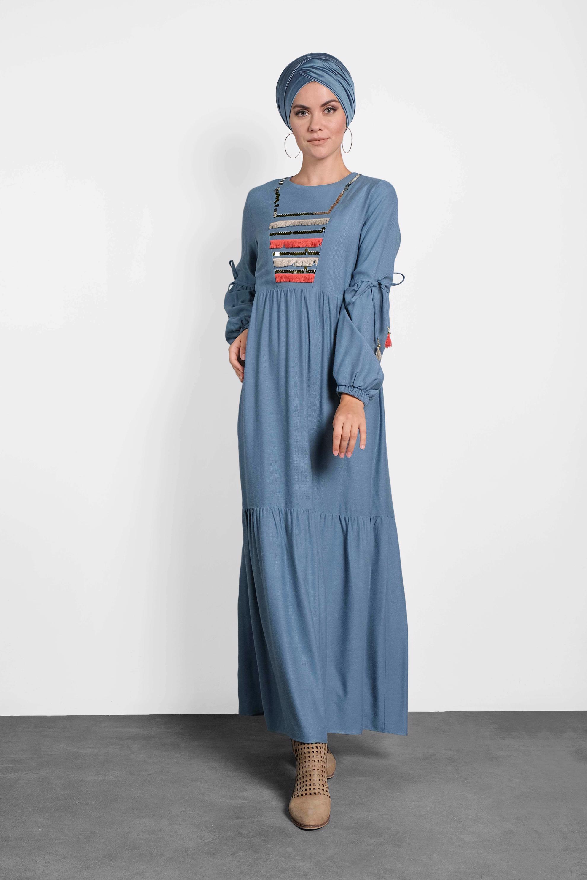 Tesettür giyim MAVİ PUL İŞLEMELİ KOLLARI BAĞCIKLI ELBİSE 40118 