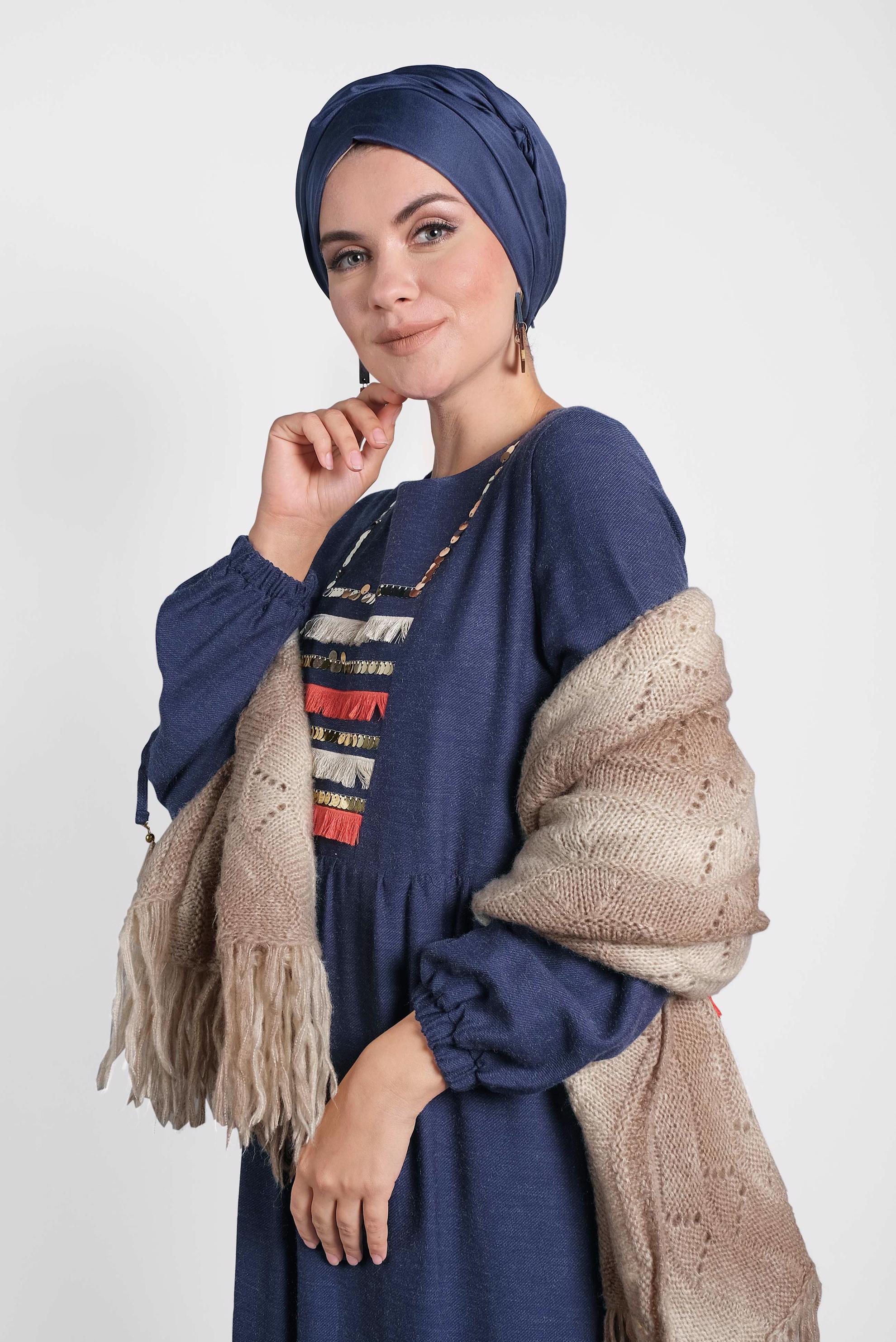 Tesettür giyim LACİVERT PUL İŞLEMELİ KOLLARI BAĞCIKLI ELBİSE 40118 