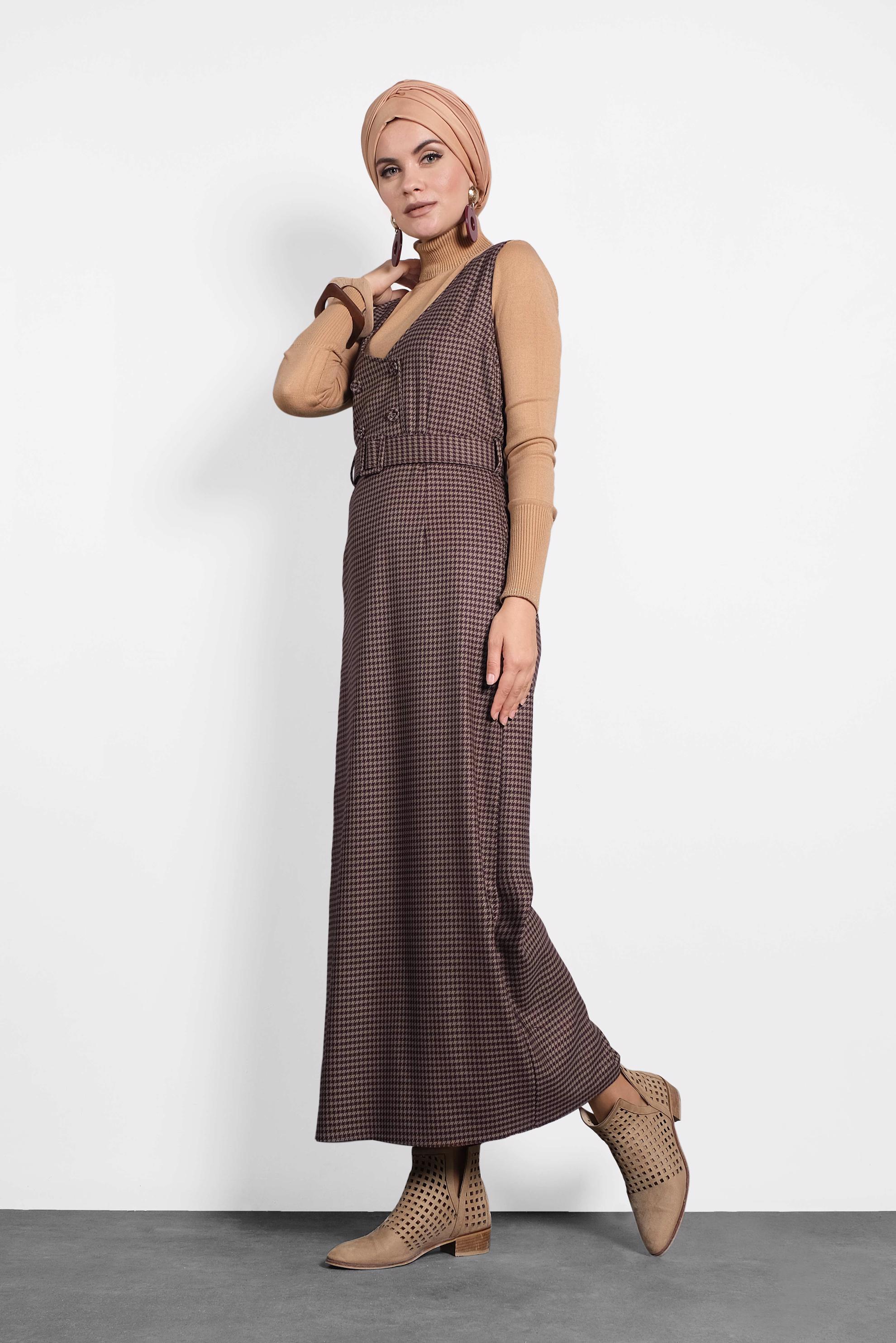 Tesettür giyim BORDO DÜĞMELİ KEMERLİ KAZAYAĞI DESEN ELBİSE 40126 