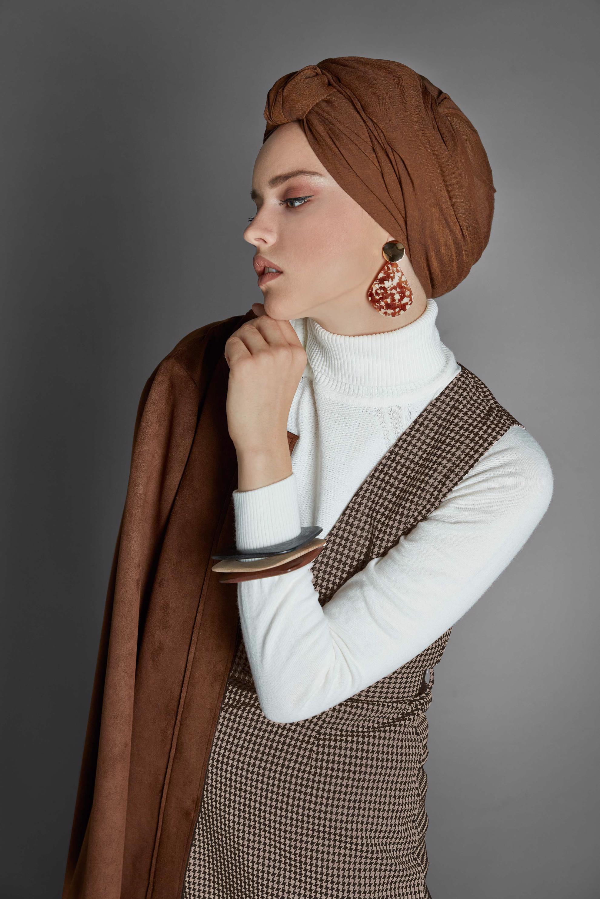 Tesettür giyim BEJ DÜĞMELİ KEMERLİ KAZAYAĞI DESEN ELBİSE 40126 