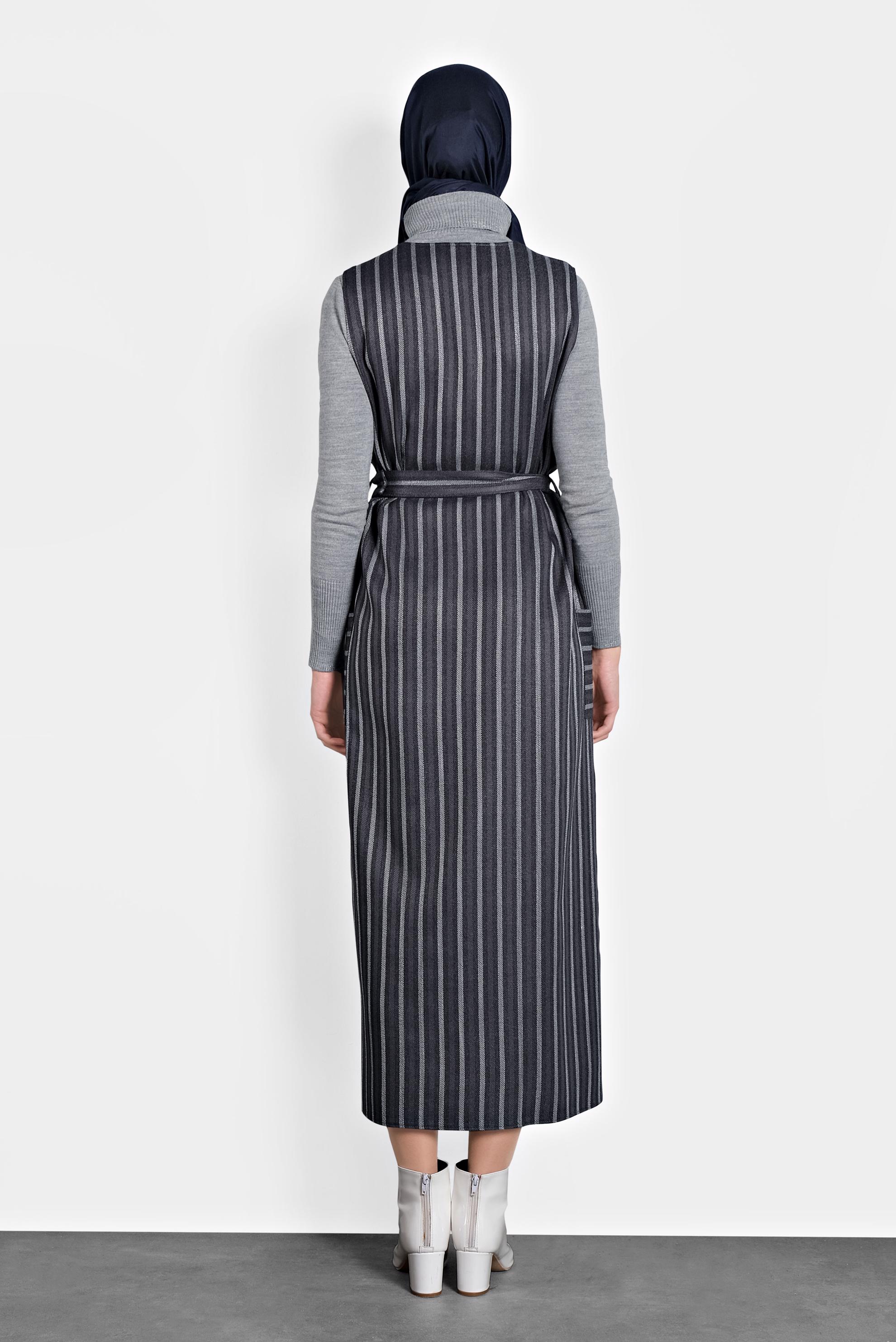 Tesettür giyim LACİVERT ÇİZGİLİ DÜĞMELİ ELBİSE 40127