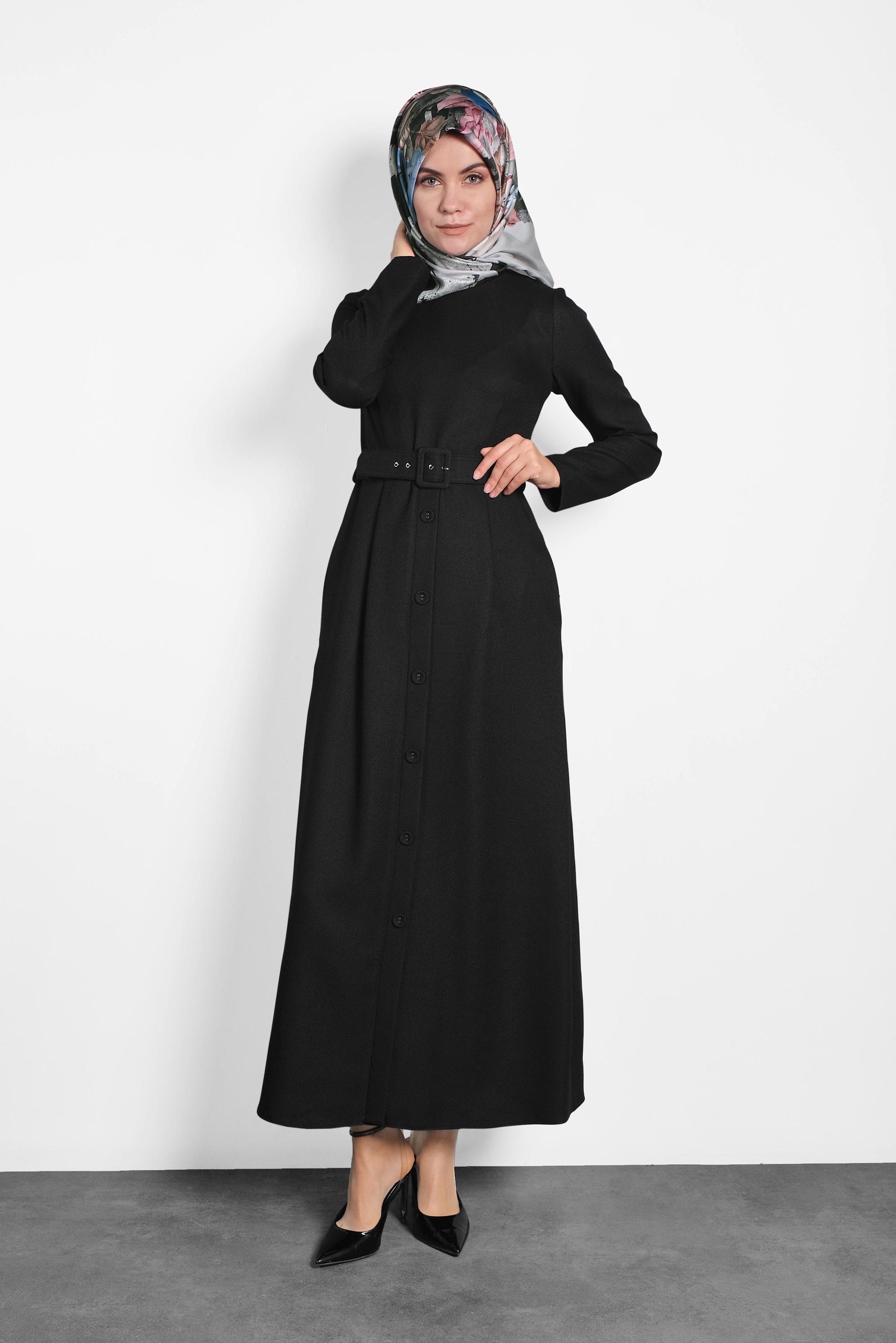 Tesettür giyim SİYAH KEMERLİ DÜĞMELİ ELBİSE 40134	