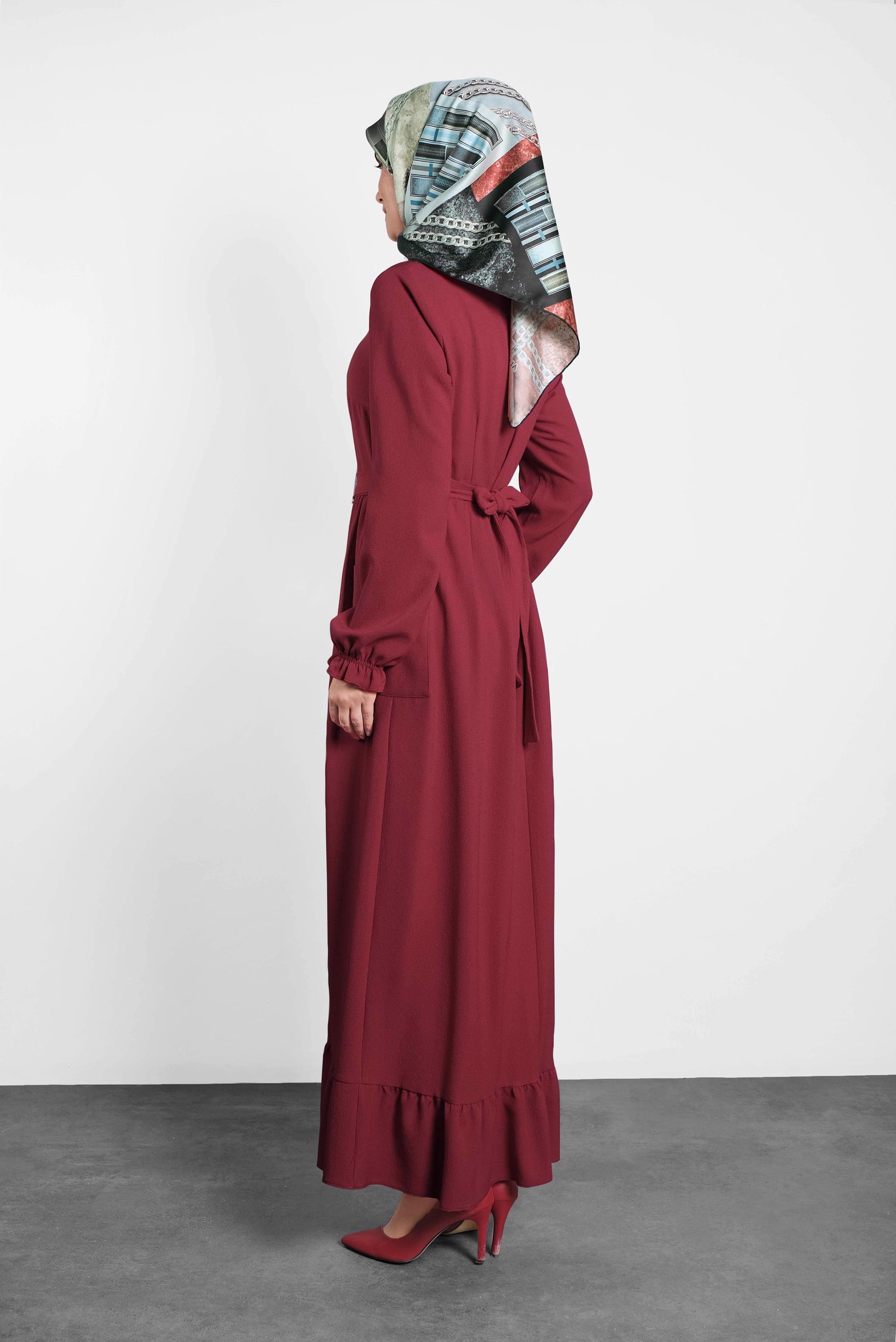 Tesettür giyim BORDO KUŞAKLI VOLANLI ELBİSE 40178 