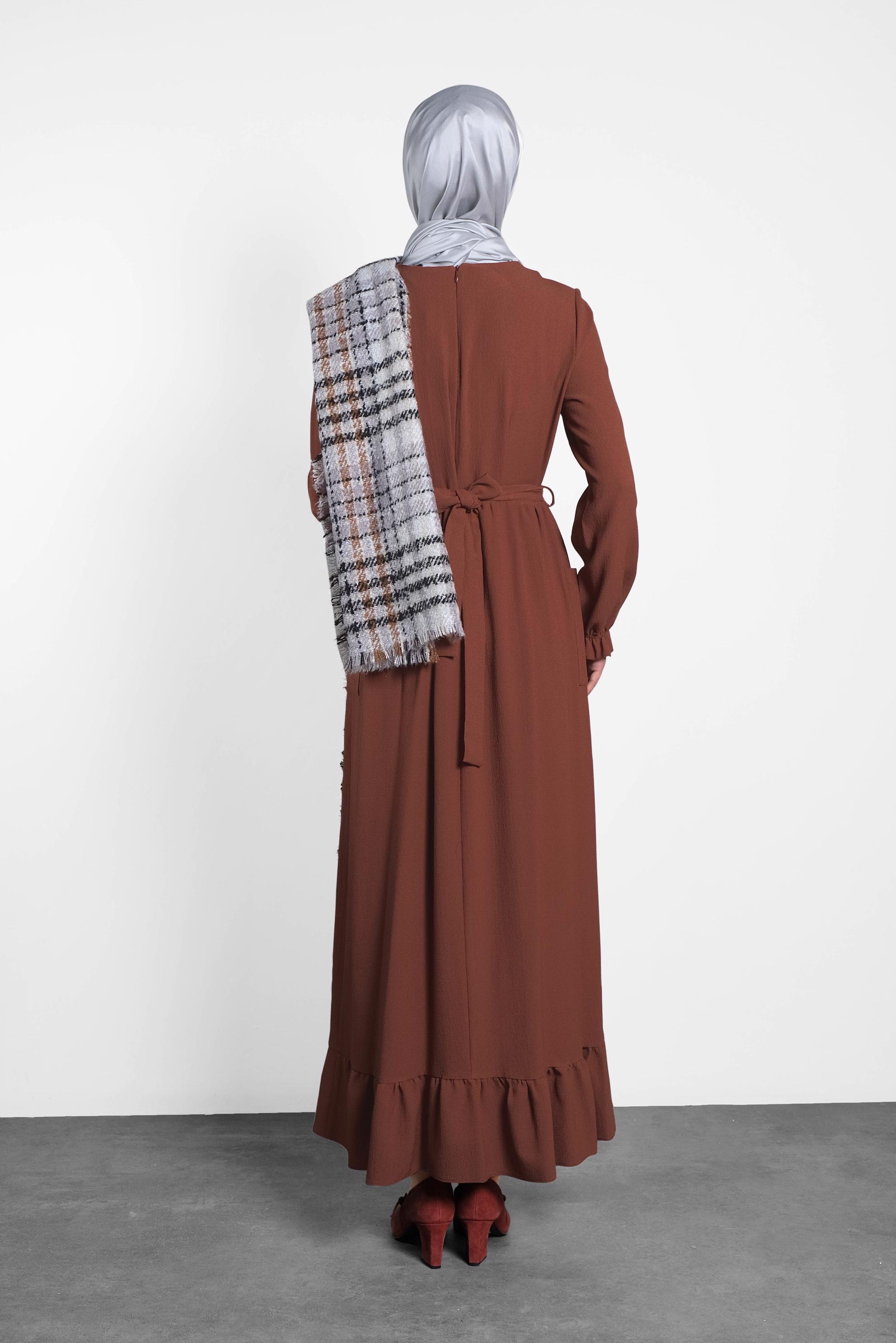 Tesettür giyim TURUNCU KUŞAKLI VOLANLI ELBİSE 40178 