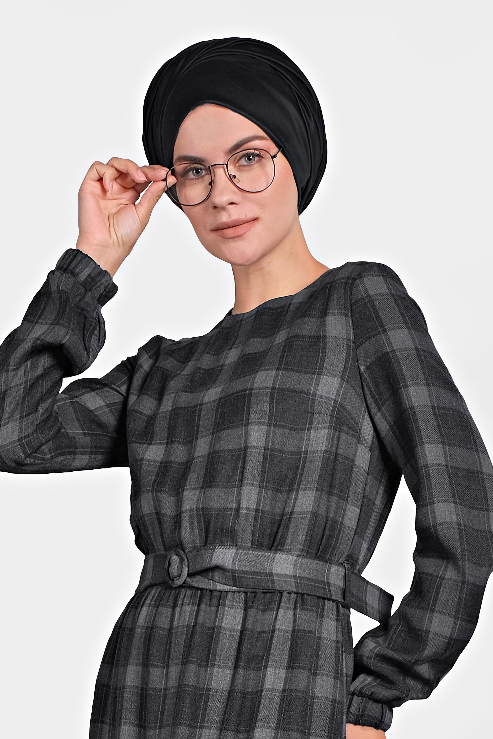 Tesettür giyim SİYAH EKOSE DESEN KEMERLİ ELBİSE 40179 