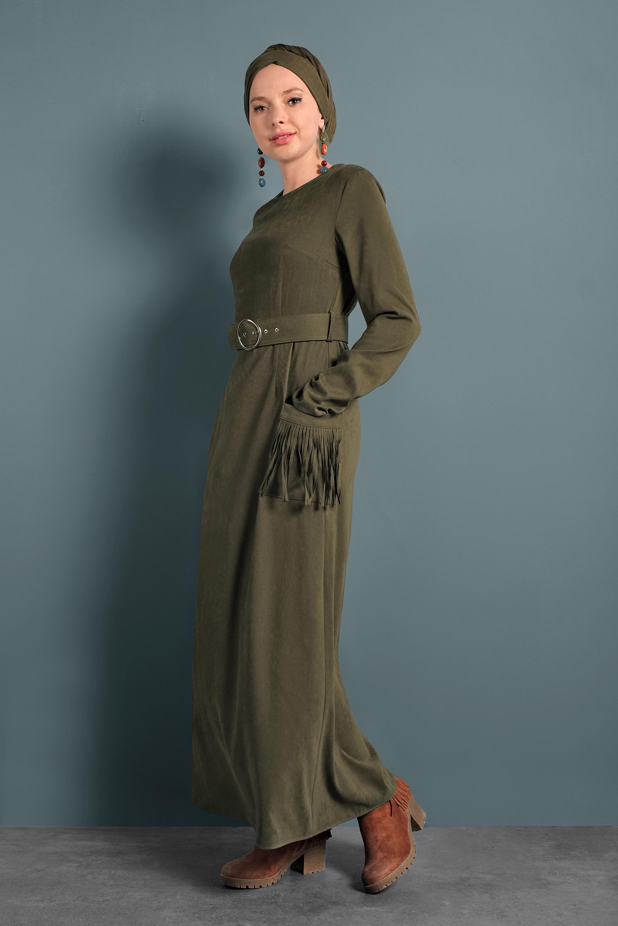 Tesettür giyim HAKİ CEPLERİ PÜSKÜLLÜ SÜET ELBİSE 40192