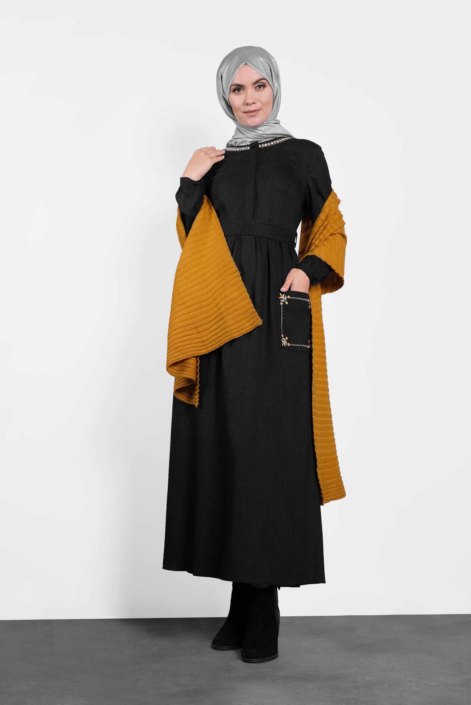 Tesettür giyim SİYAH NAKIŞLI ELBİSE 40193
