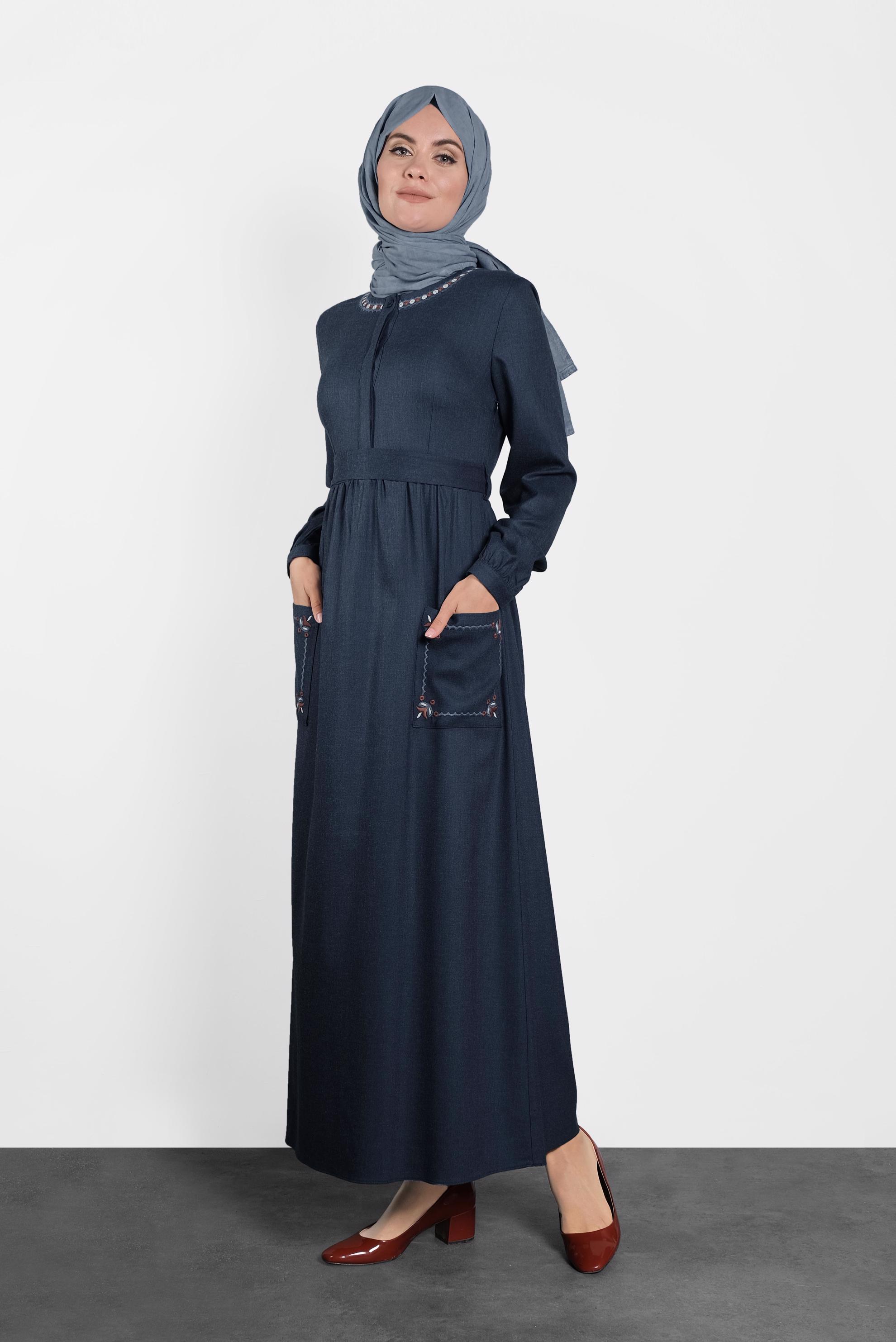 Tesettür giyim LACİVERT NAKIŞLI ELBİSE 40193