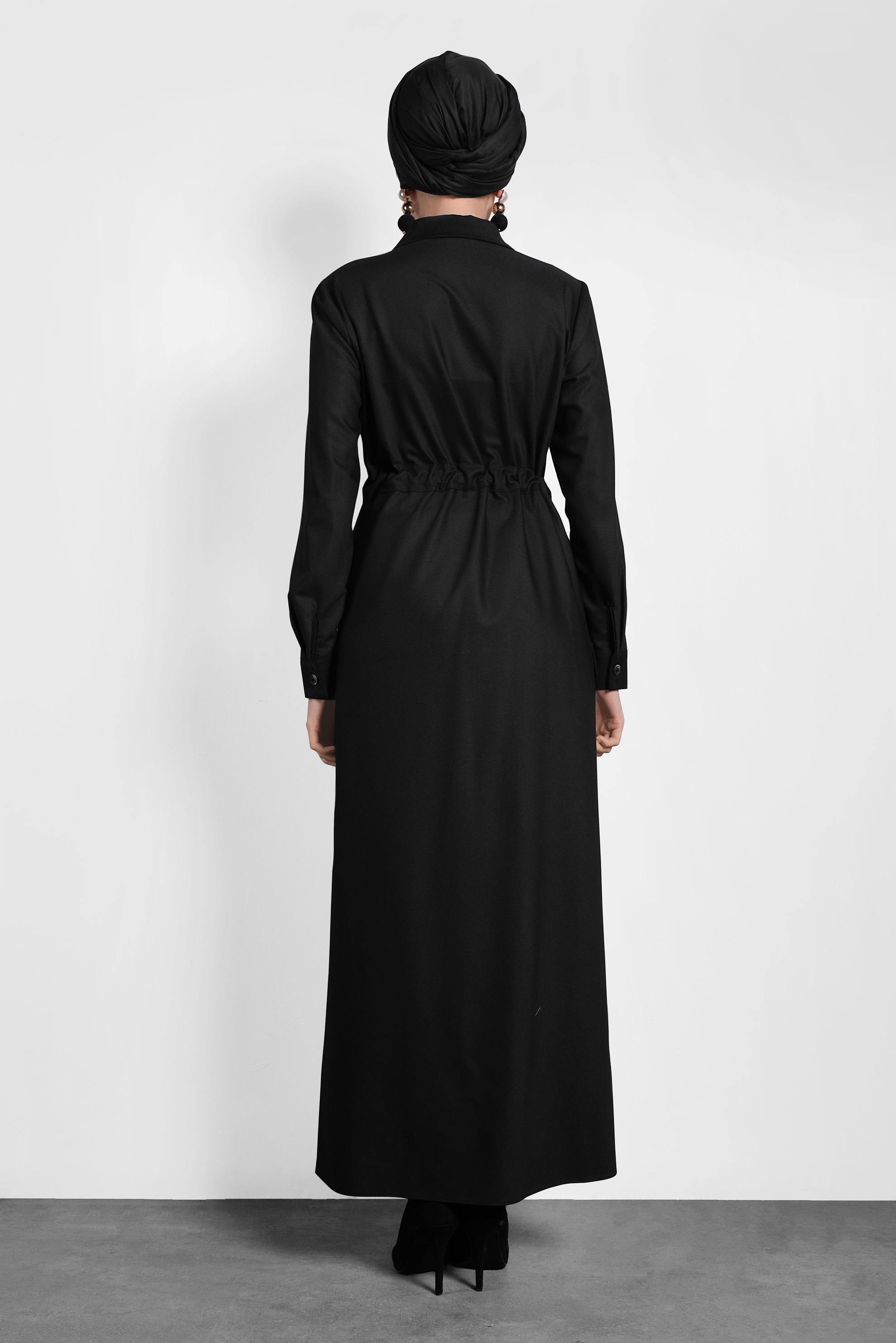 Tesettür giyim SİYAH DÜĞMELİ BELDEN BAĞLAMALI ELBİSE 40194 