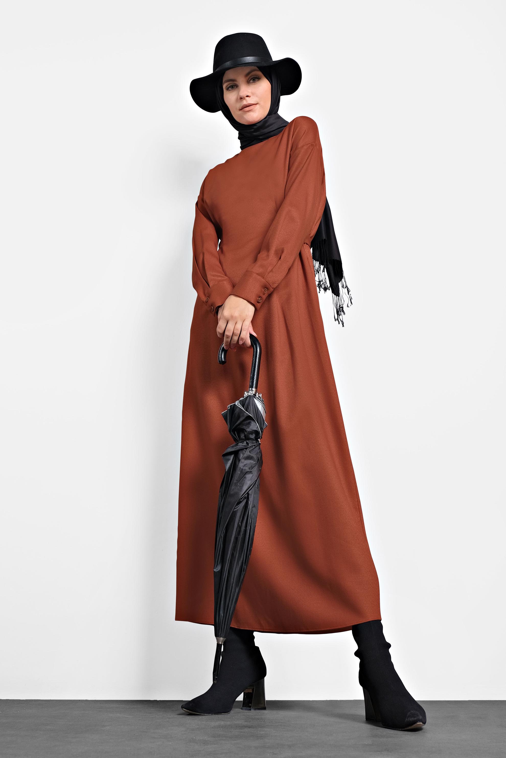 Tesettür giyim TURUNCU ARKADAN KUŞAKLI FERMUARLI ELBİSE 40195