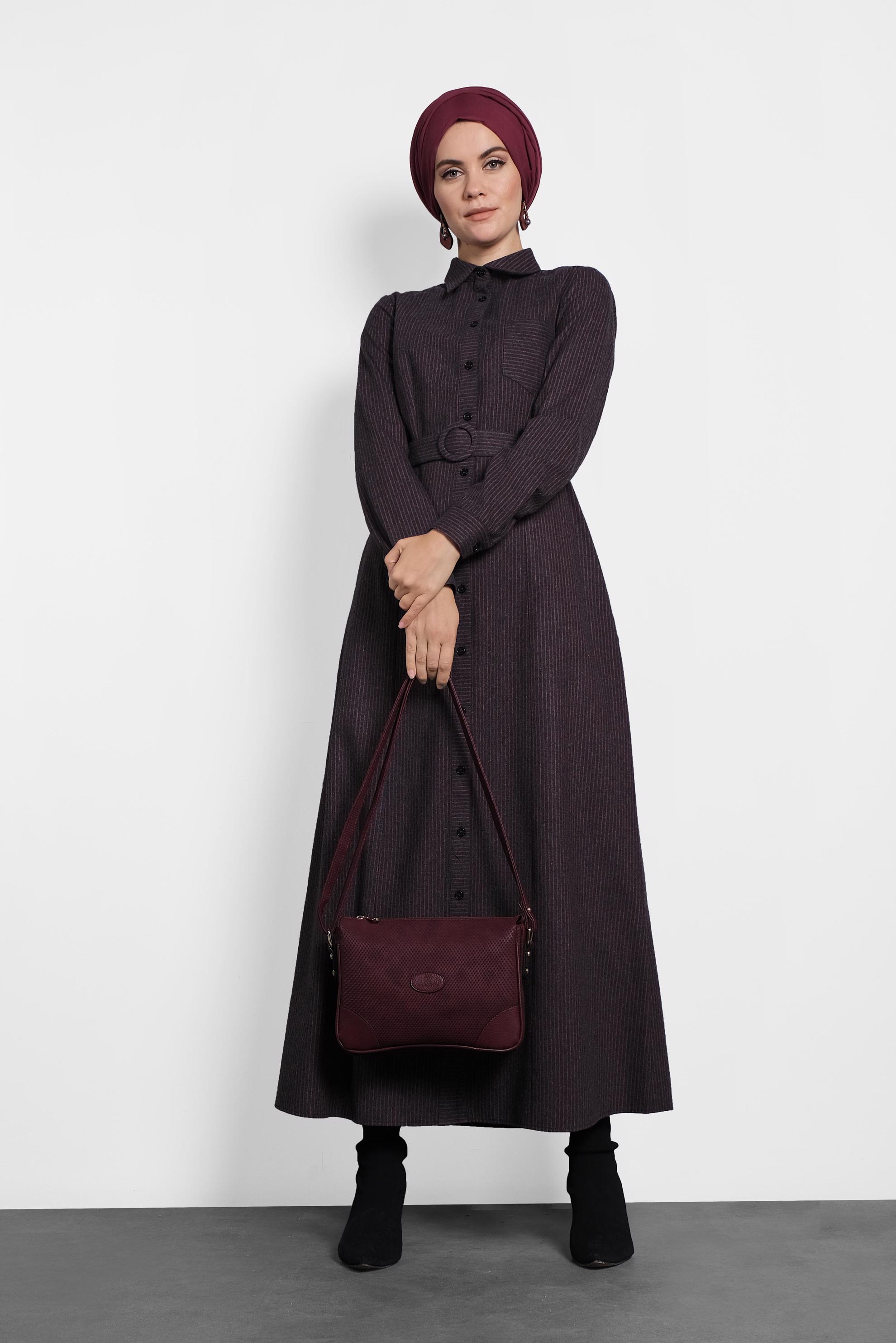 Tesettür giyim SİYAH ÇİZGİLİ ERKEK YAKA ELBİSE 40198