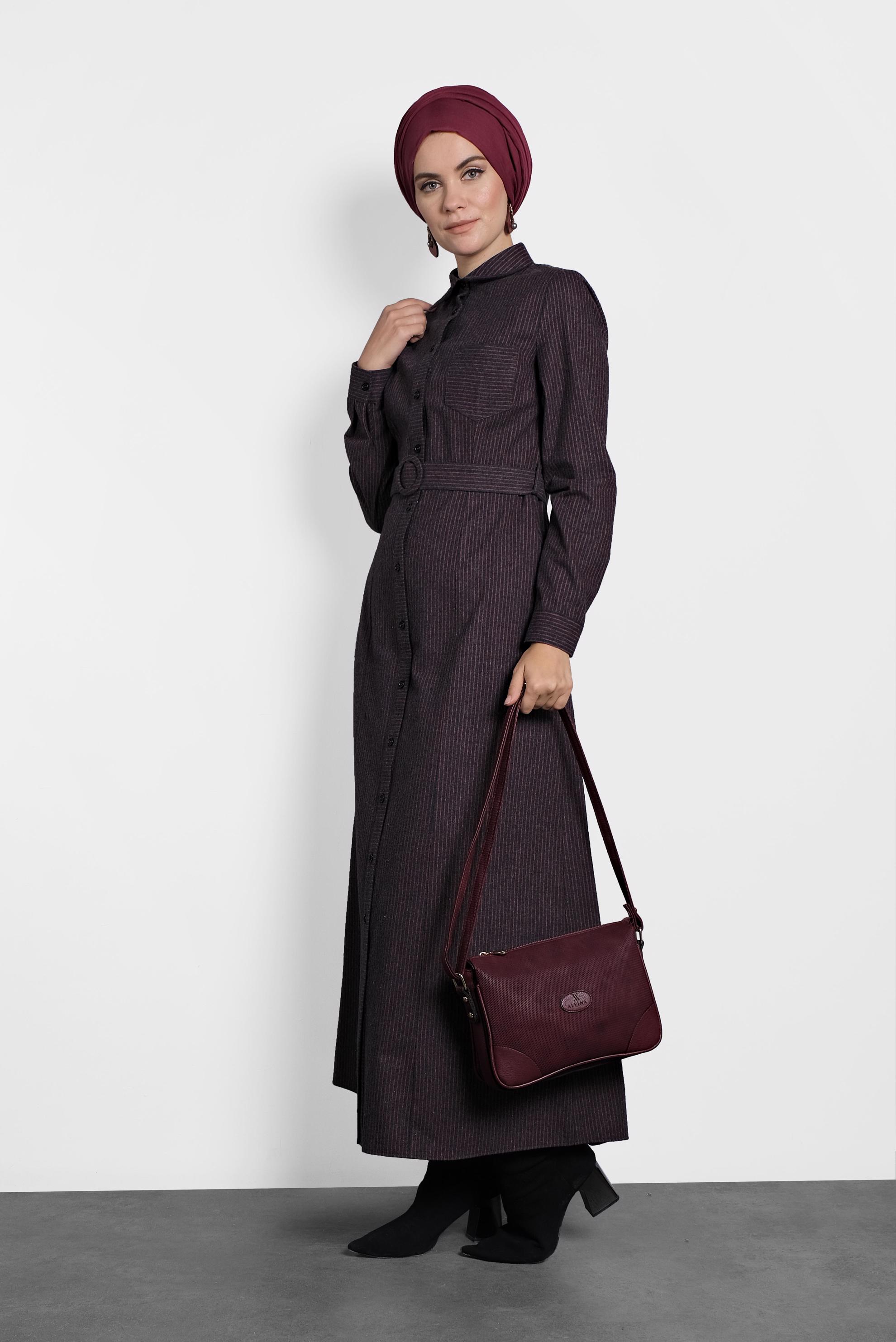 Tesettür giyim SİYAH ÇİZGİLİ ERKEK YAKA ELBİSE 40198