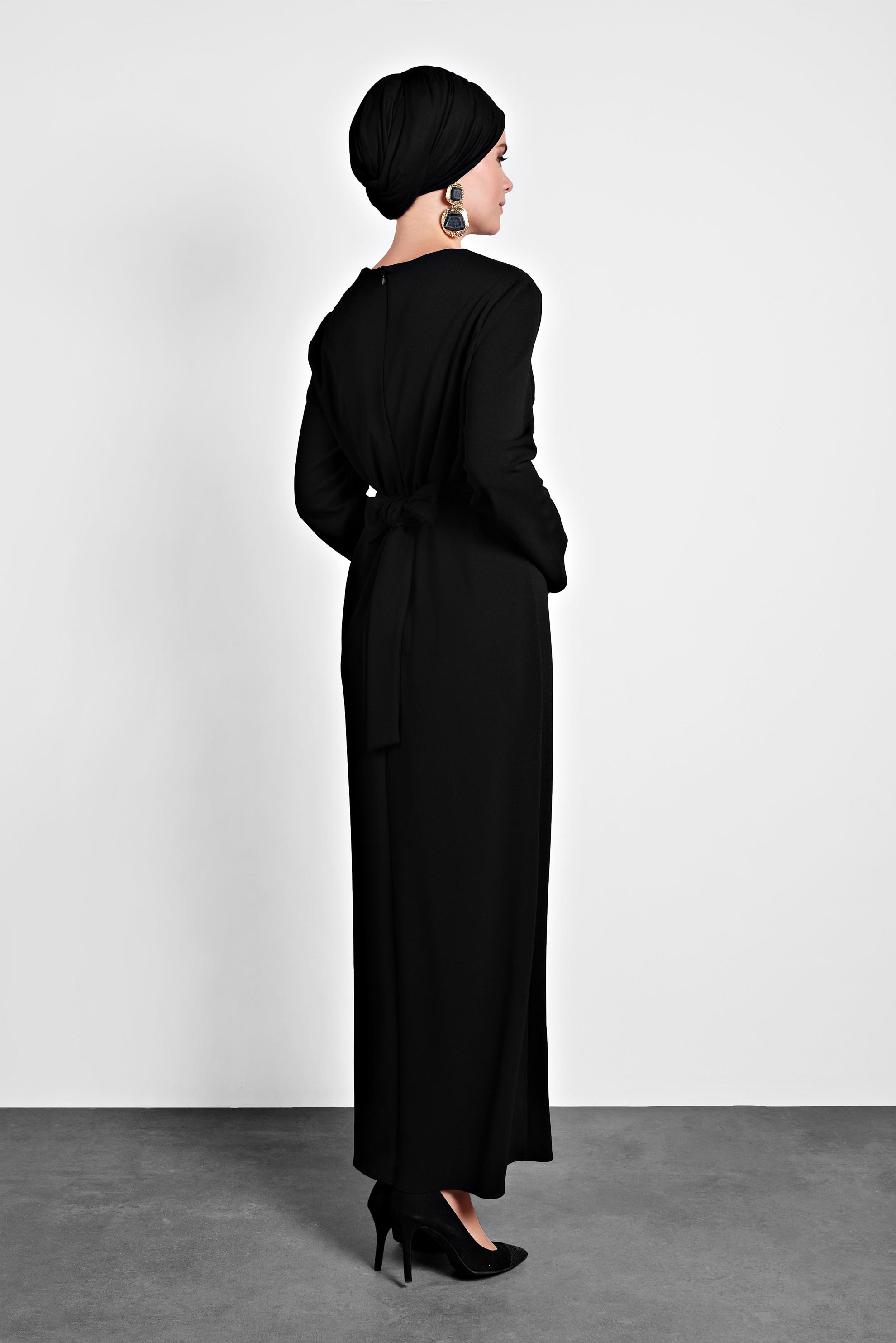 Tesettür giyim SİYAH ÇAPRAZ BAĞLAMALI ELBİSE 40213 