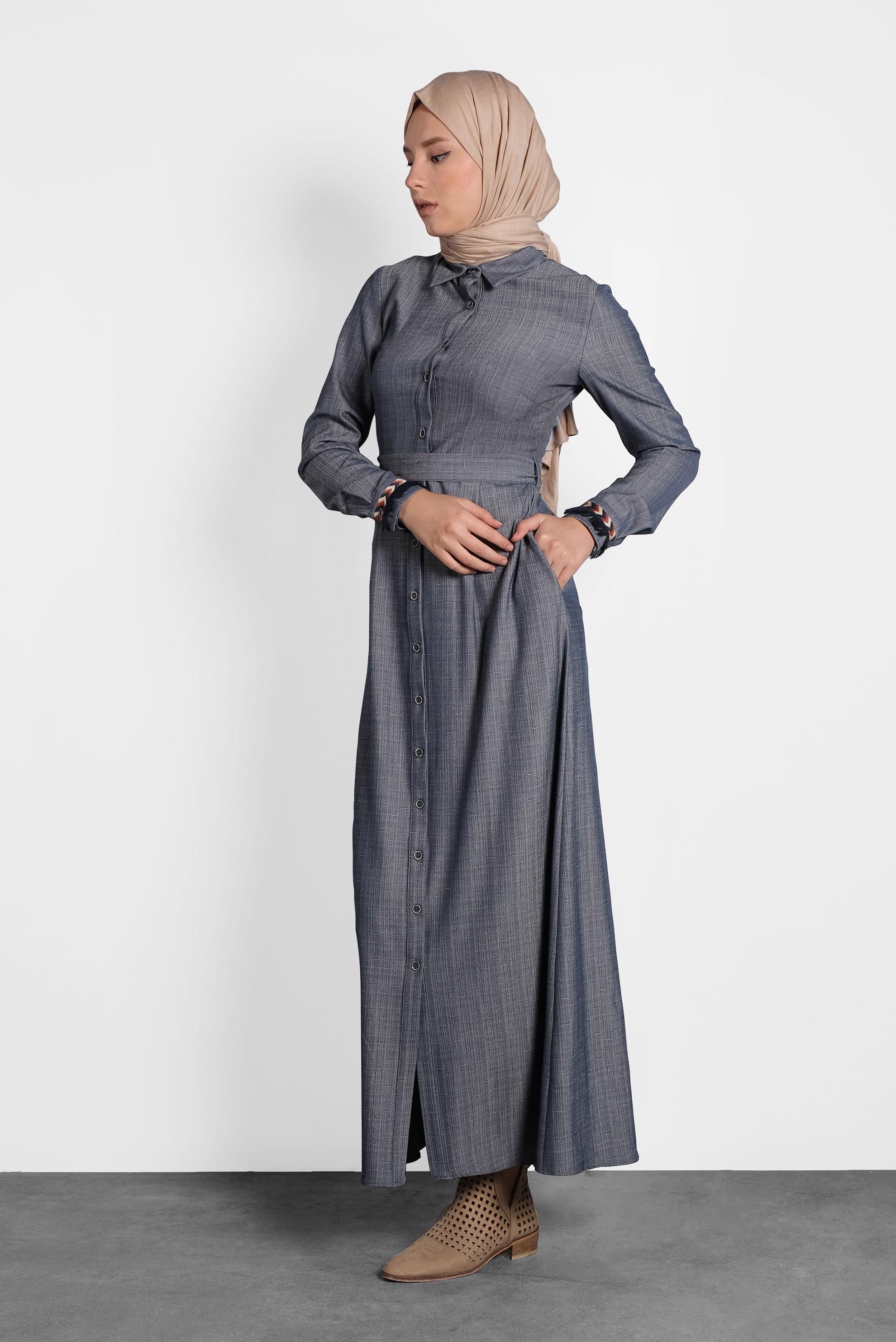 Tesettür giyim LACİVERT BOYDAN DÜĞMELİ KUŞAKLI ELBİSE 40214 