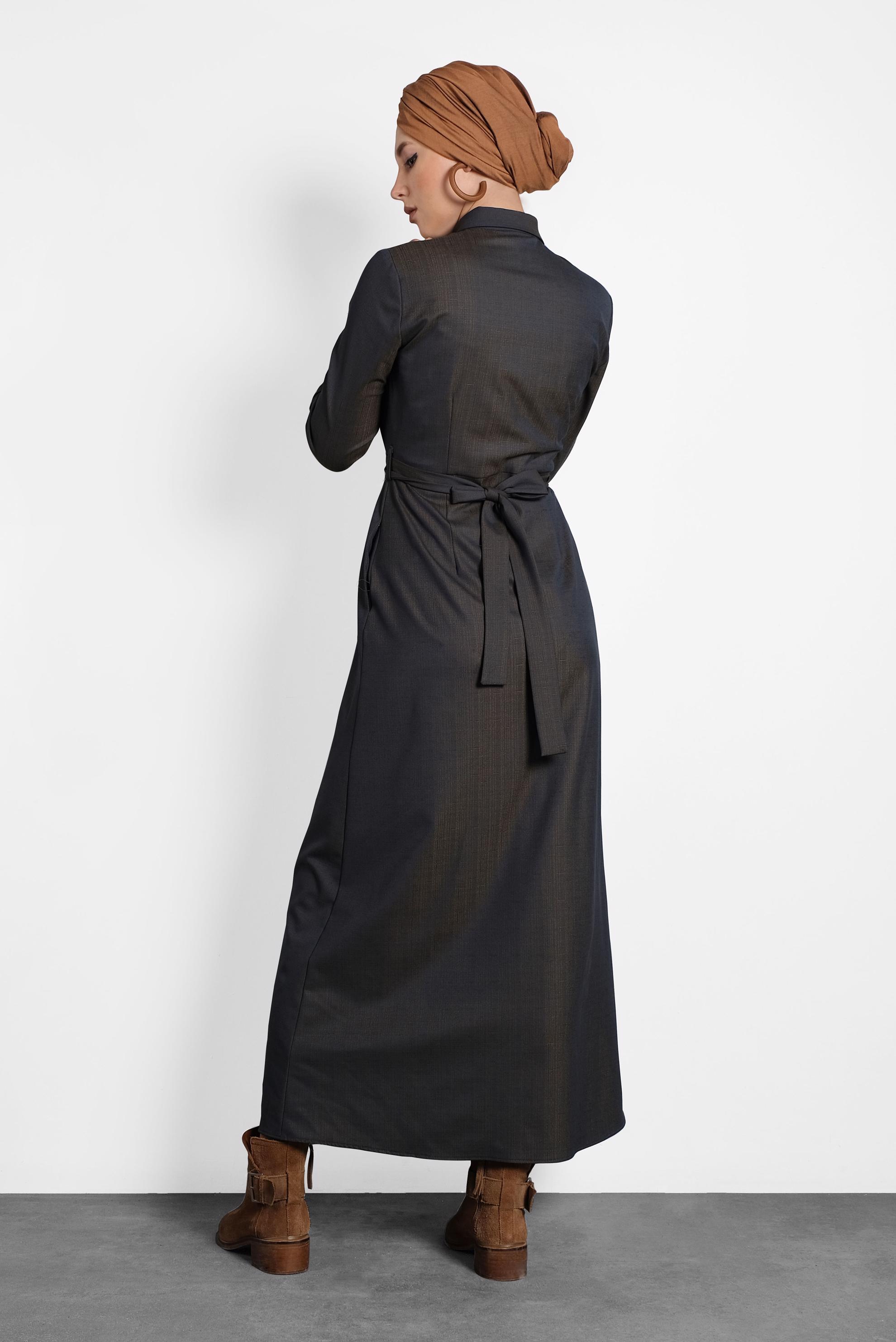 Tesettür giyim LACİVERT BOYDAN DÜĞMELİ KUŞAKLI ELBİSE 40214 