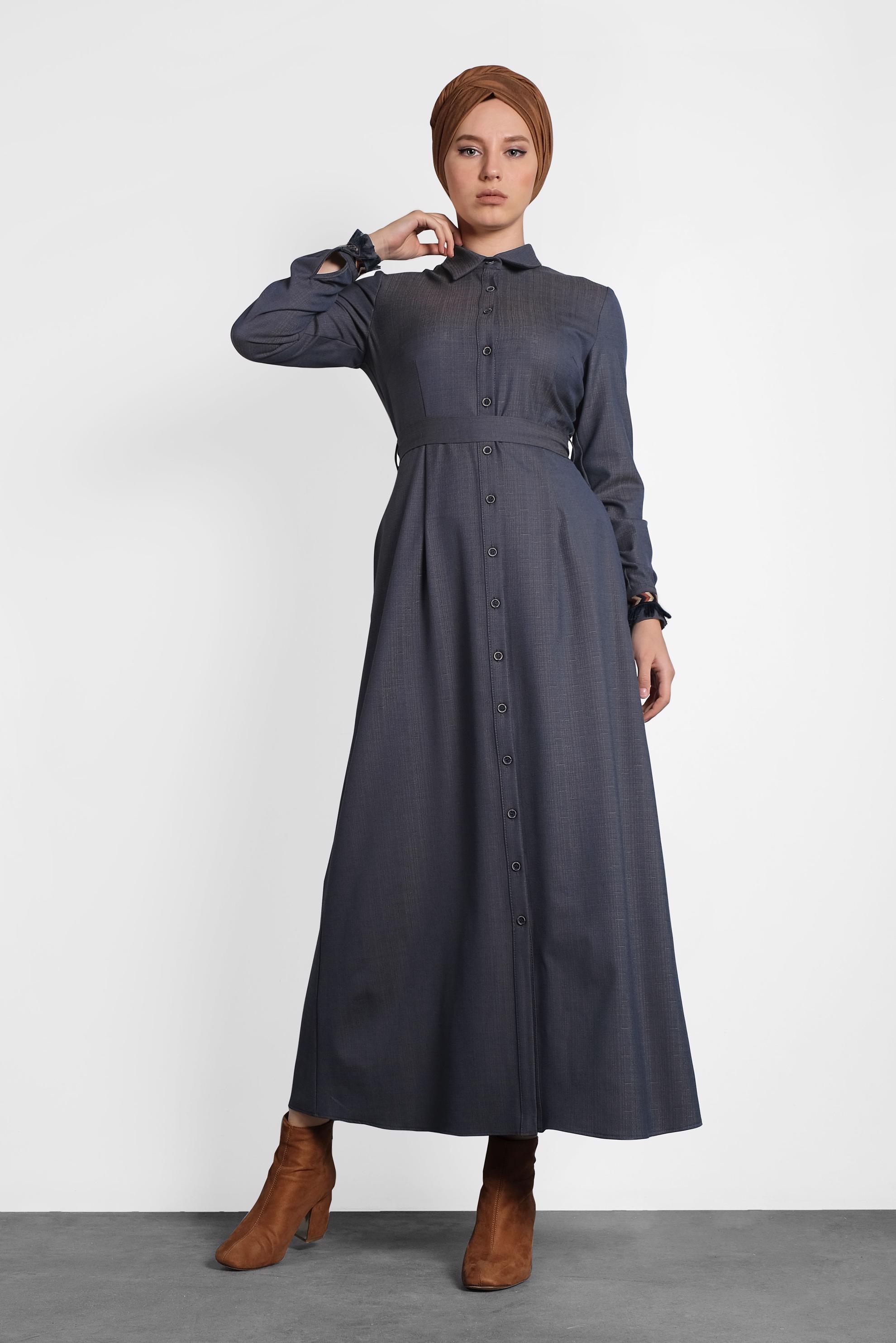 Tesettür giyim MAVİ BOYDAN DÜĞMELİ KUŞAKLI ELBİSE 40214 