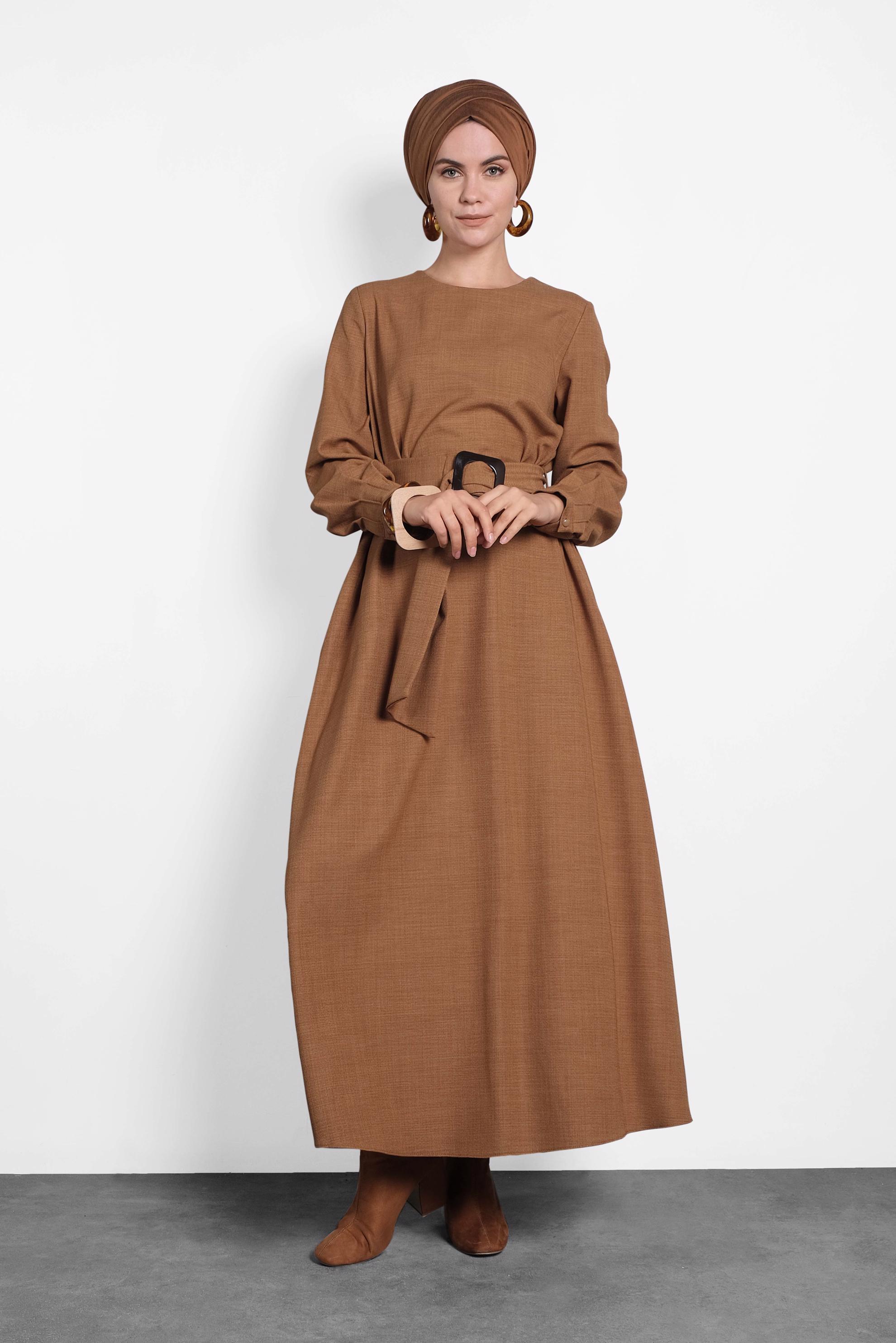 Tesettür giyim TABA KEMERLİ FERMUARLI ELBİSE 40215