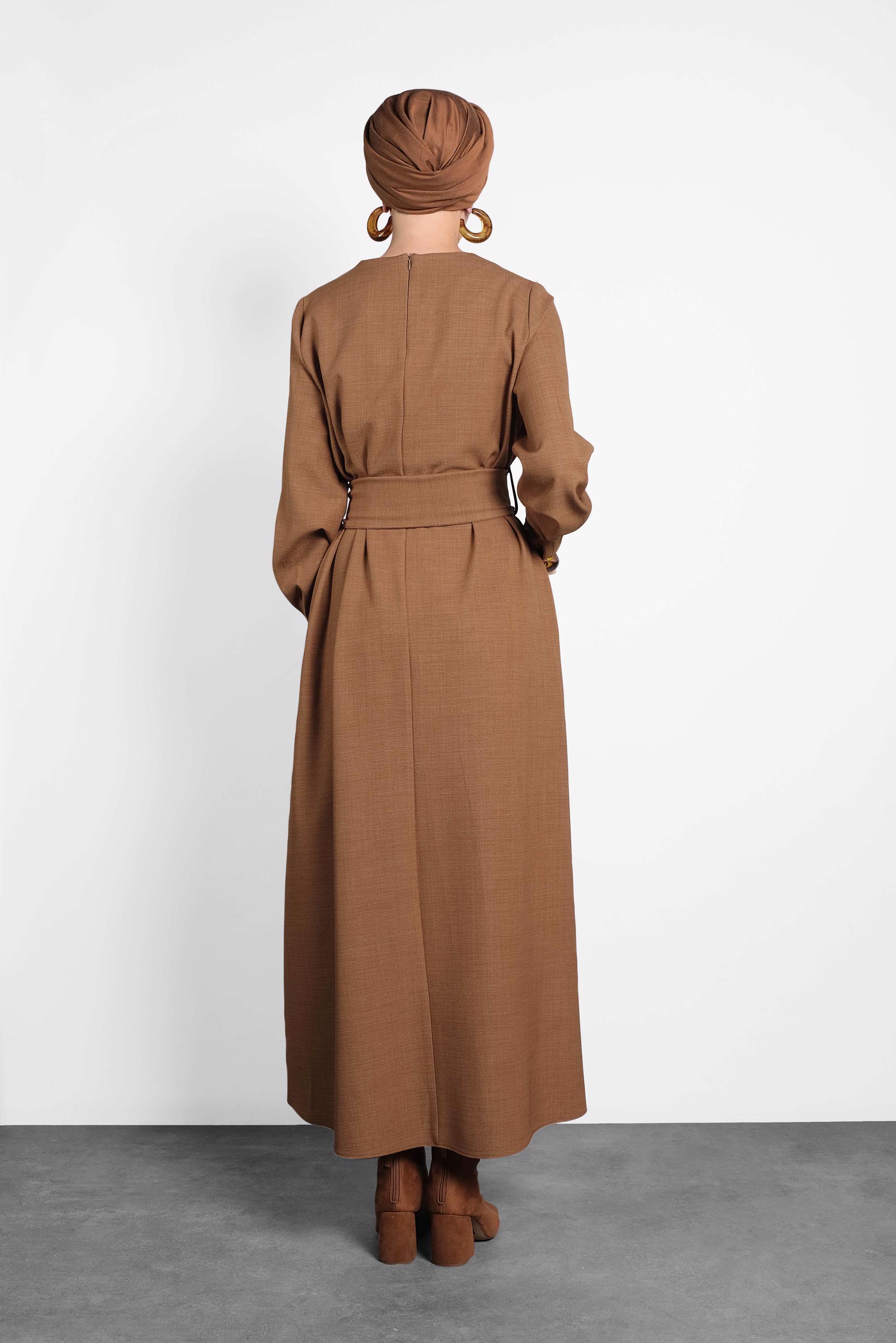 Tesettür giyim TABA KEMERLİ FERMUARLI ELBİSE 40215