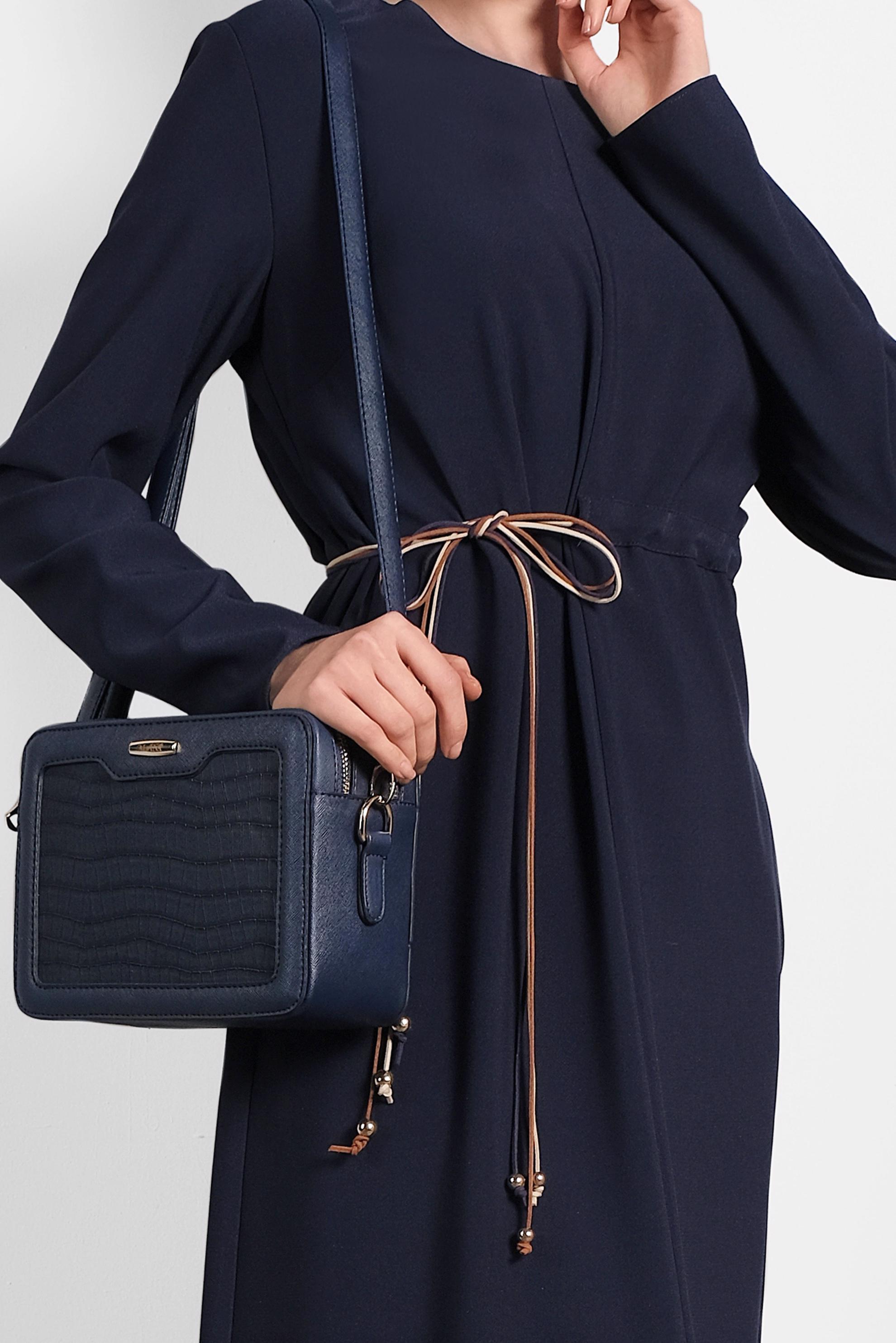 Tesettür giyim LACİVERT BELDEN BAĞCIKLI ELBİSE 40217 