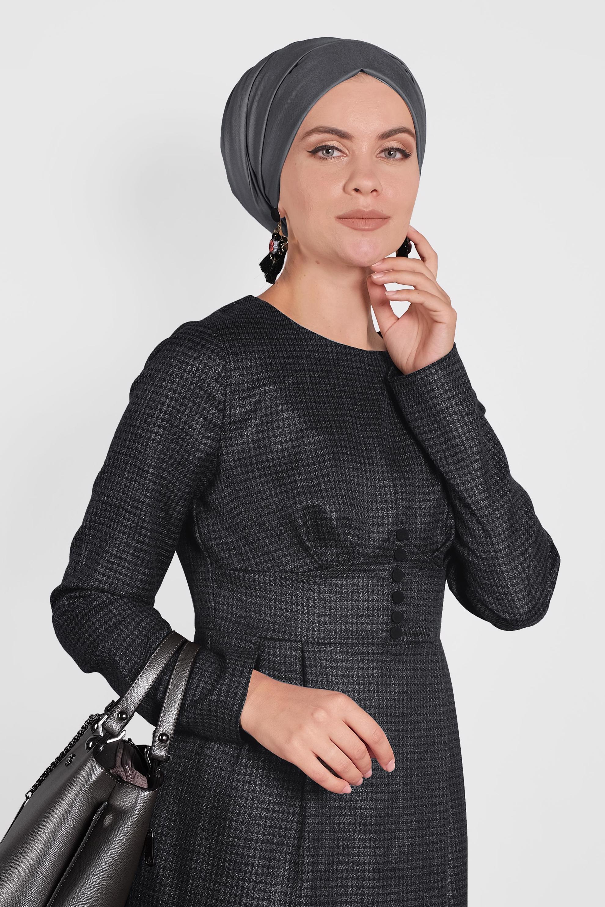 Tesettür giyim SİYAH EKOSE DESENLİ ELBİSE 40219 