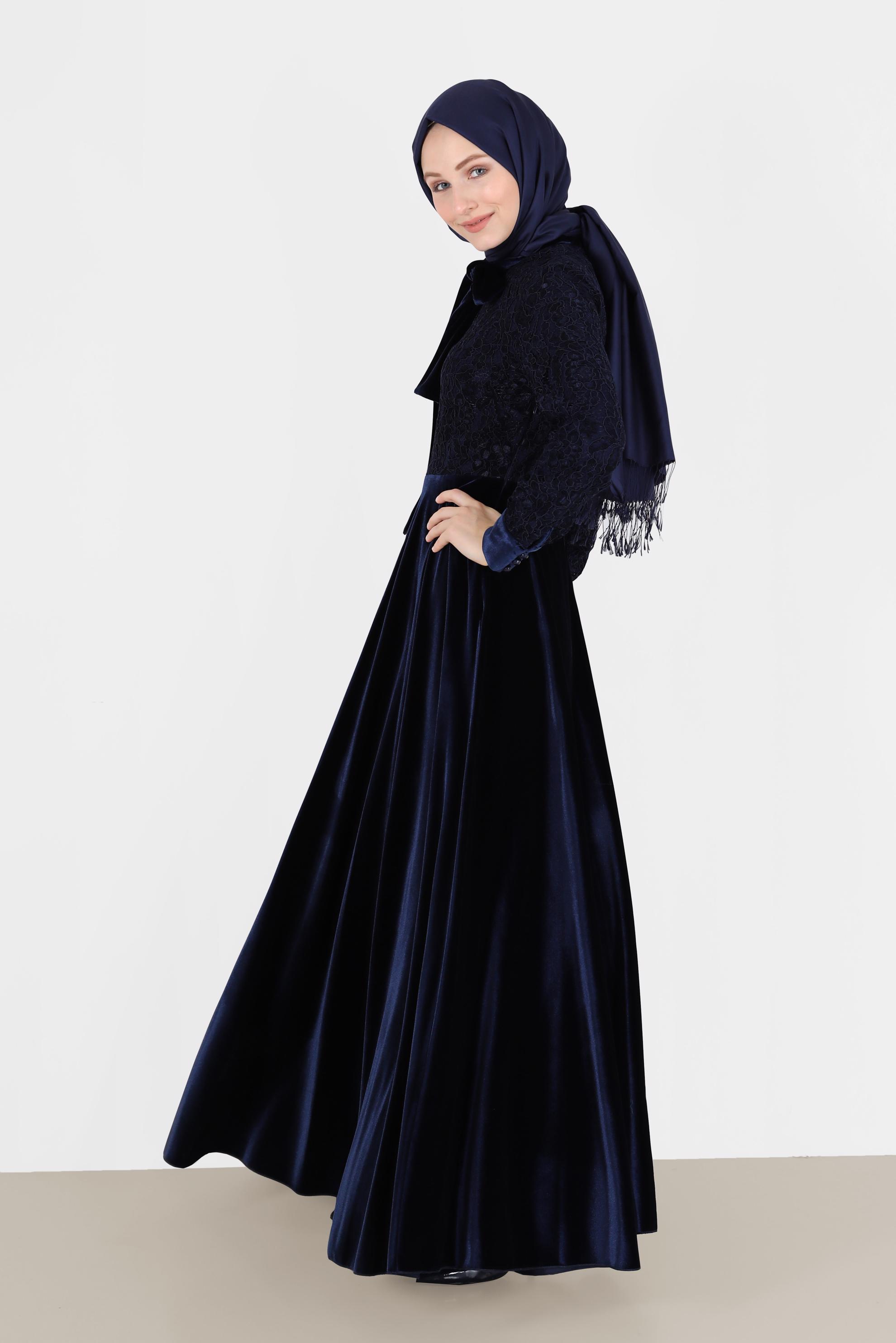 Tesettür giyim LACİVERT PARLAK KADİFE GÜPÜRLÜ YAKASI BAĞLI ELBİSE 40239 