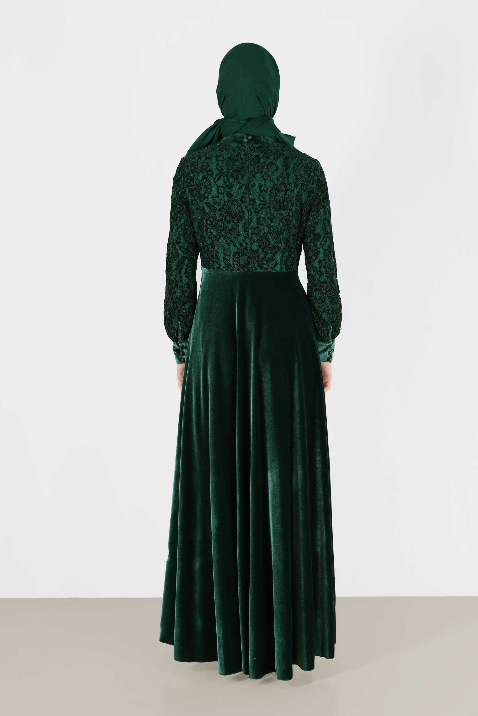 Tesettür giyim YEŞİL PARLAK KADİFE GÜPÜRLÜ YAKASI BAĞLI ELBİSE 40239 