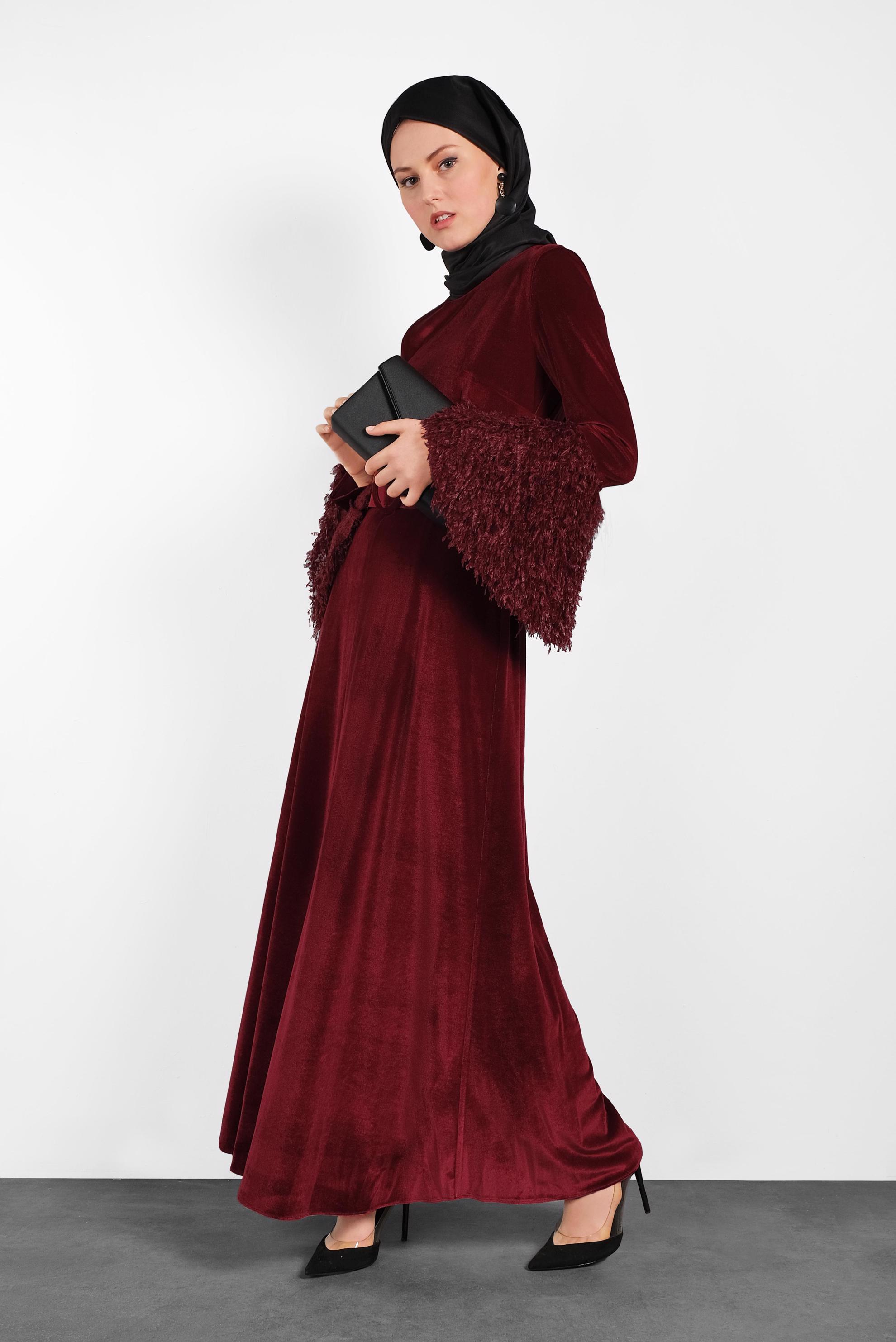 Tesettür giyim BORDO PARLAK KADİFE KEMERLİ TÜYLÜ ELBİSE 40249