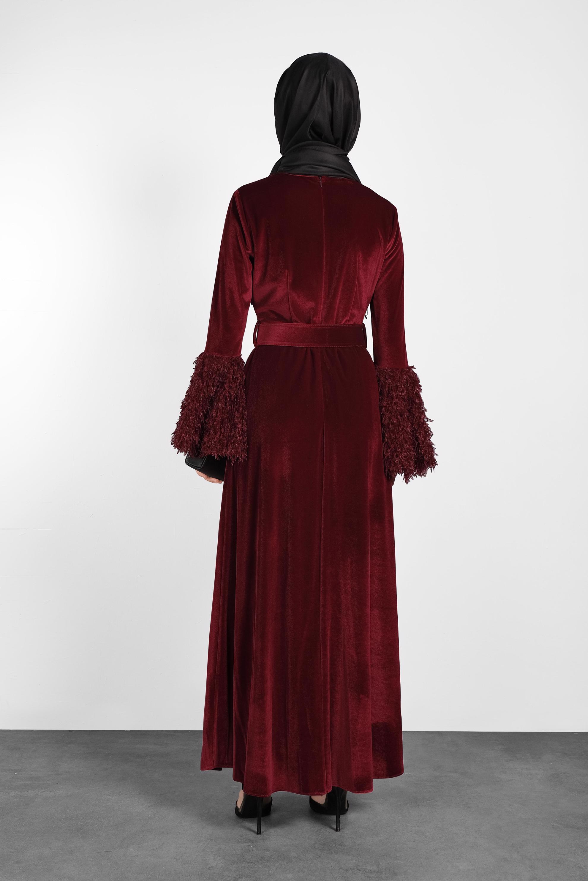 Tesettür giyim BORDO PARLAK KADİFE KEMERLİ TÜYLÜ ELBİSE 40249