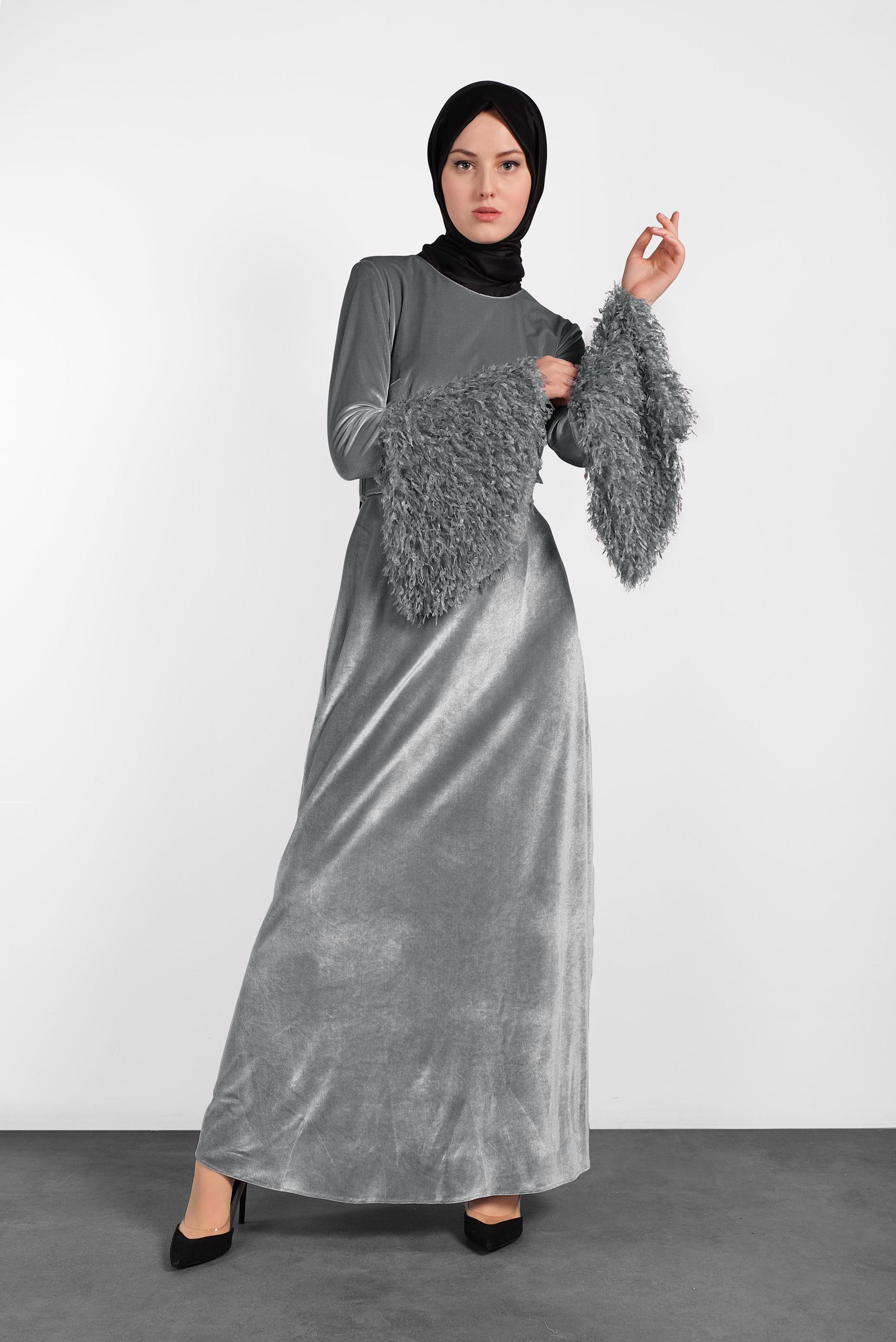 Tesettür giyim GÜMÜŞ PARLAK KADİFE KEMERLİ TÜYLÜ ELBİSE 40249