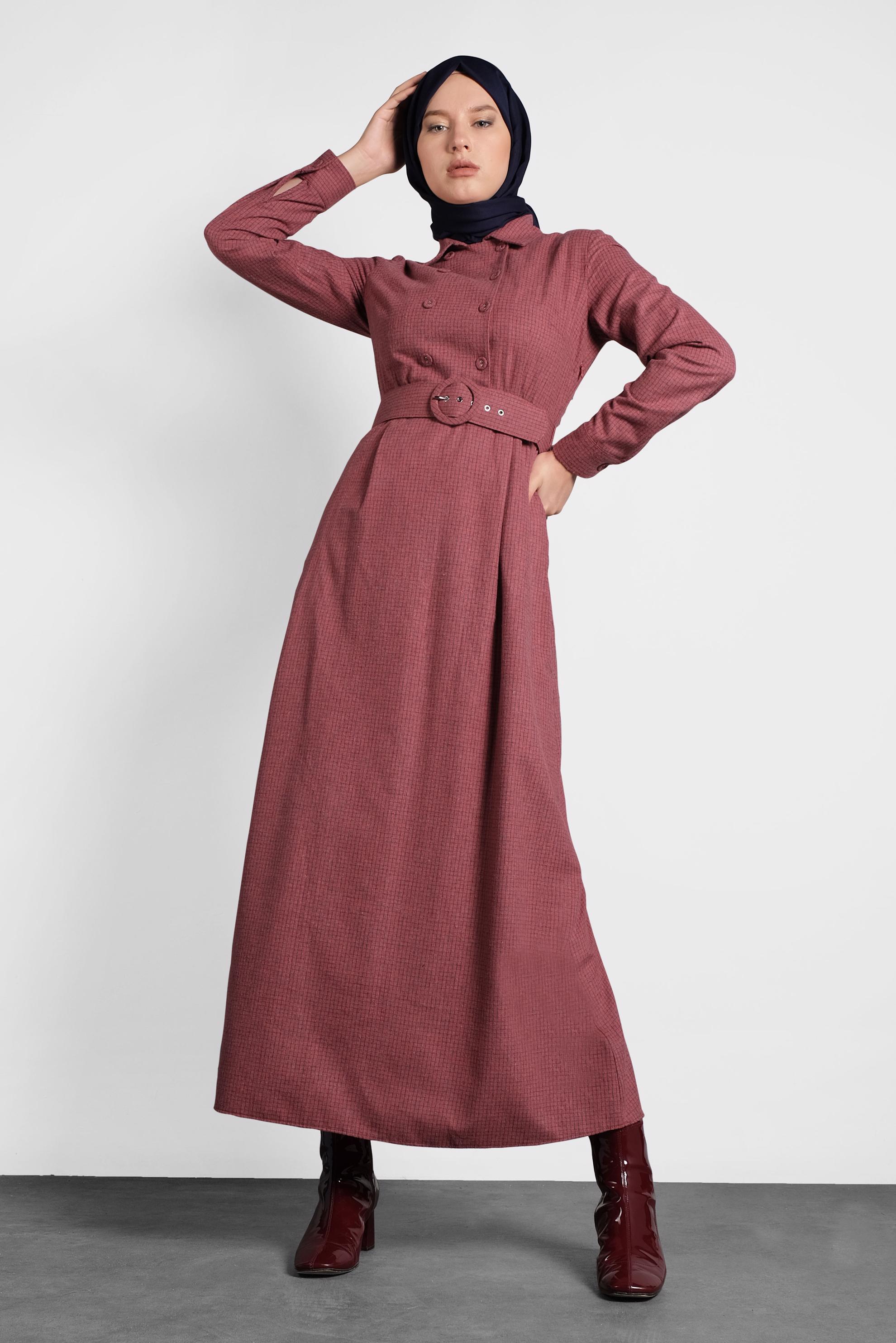 Tesettür giyim KIRMIZI KEMERLİ DÜĞMELİ ELBİSE 40270