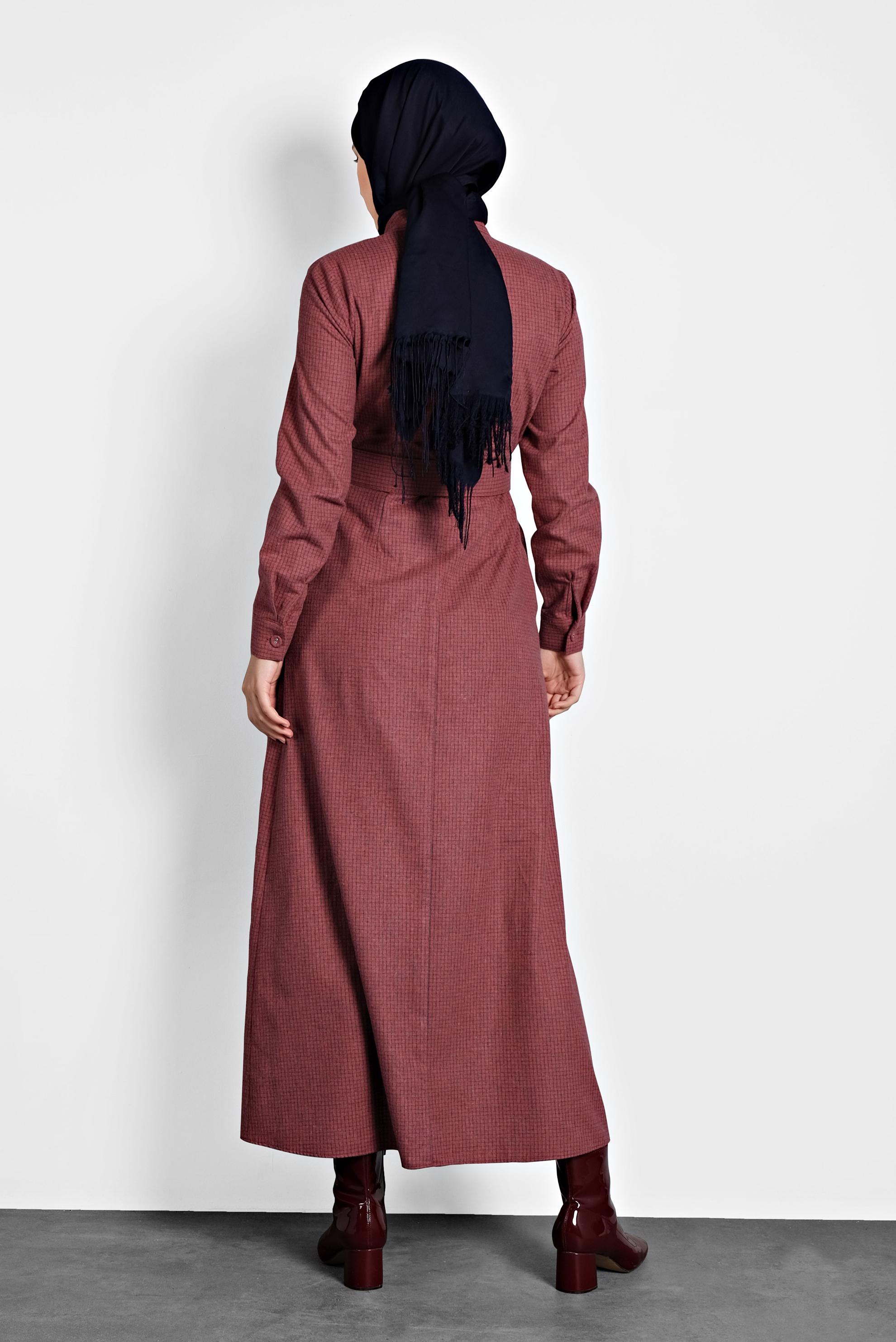 Tesettür giyim KIRMIZI KEMERLİ DÜĞMELİ ELBİSE 40270