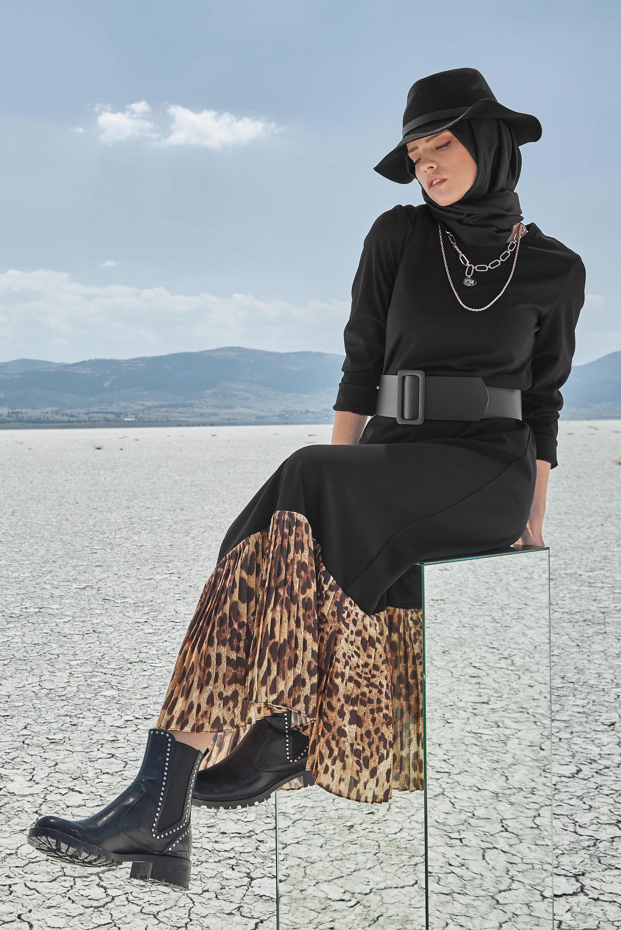 Tesettür giyim SİYAH KUŞAKLI LEOPAR DESENLİ ELBİSE 40272