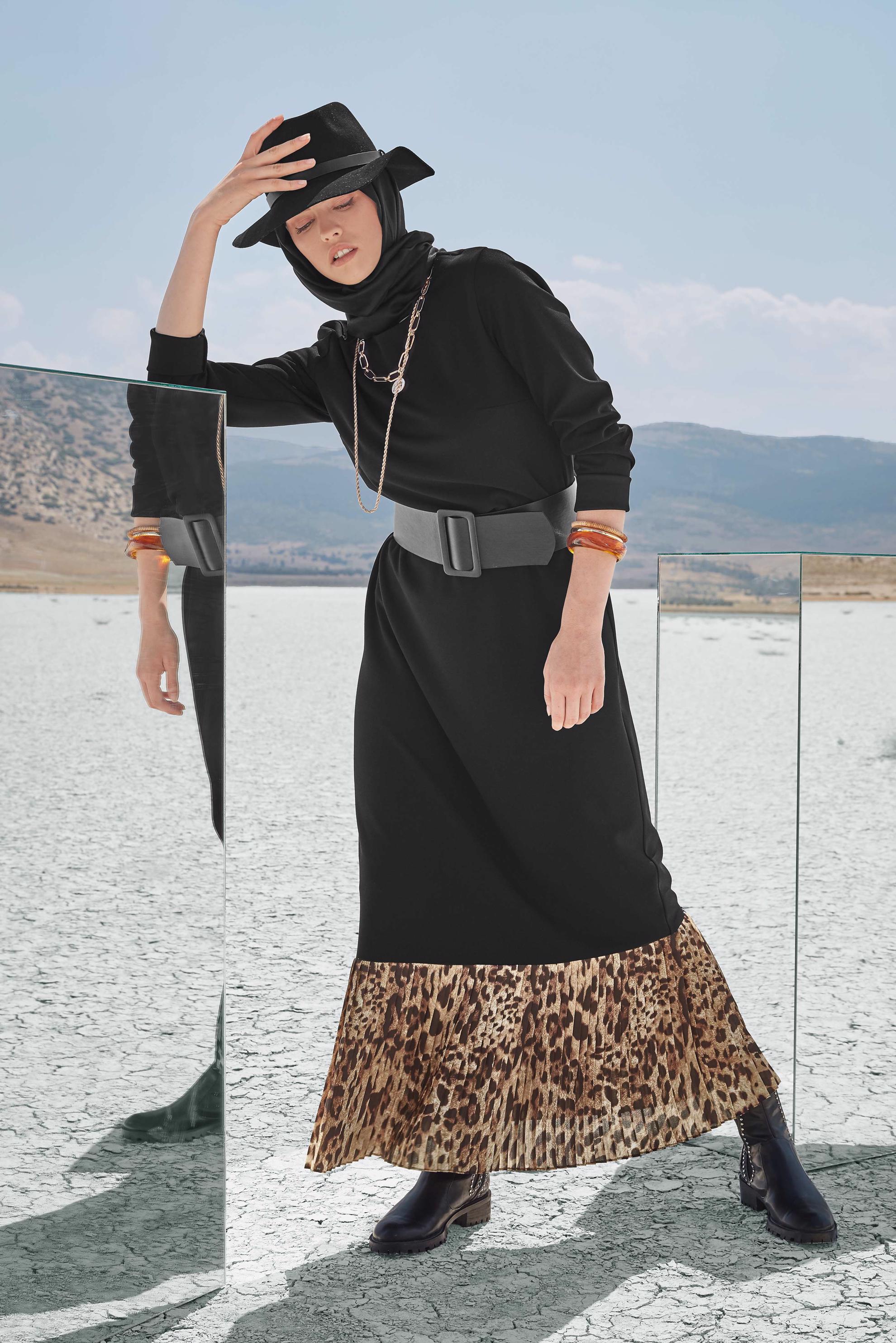 Tesettür giyim SİYAH KUŞAKLI LEOPAR DESENLİ ELBİSE 40272