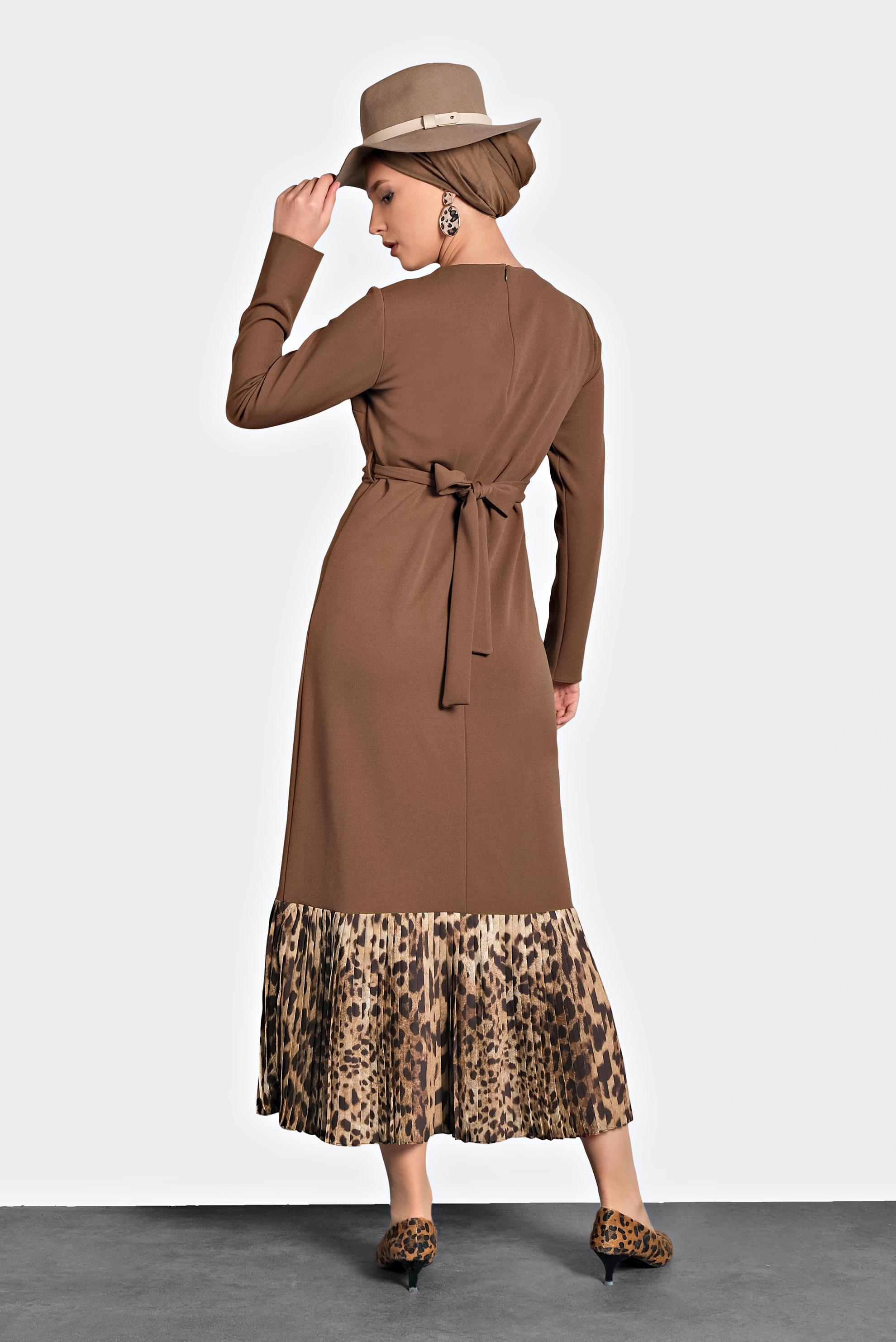 Tesettür giyim TABA KUŞAKLI LEOPAR DESENLİ ELBİSE 40272