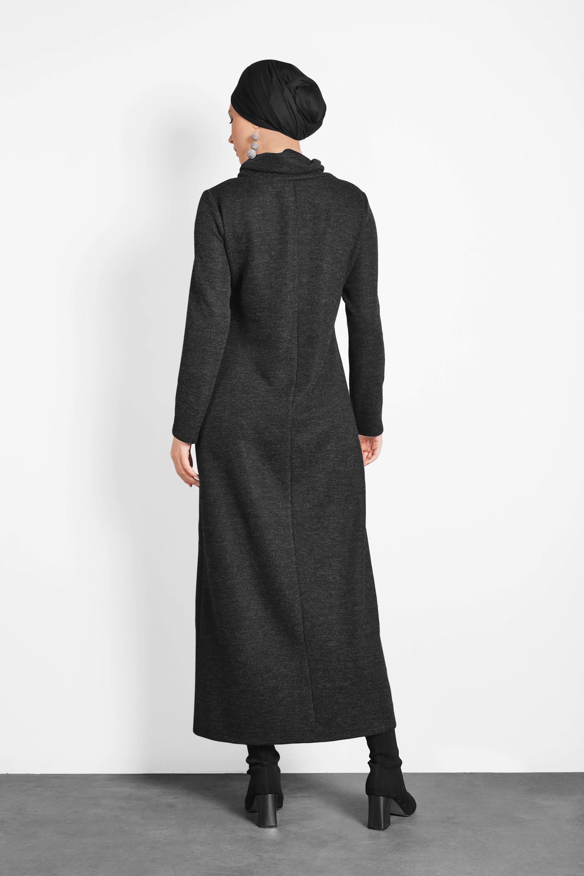 Tesettür giyim SİYAH BOĞAZLI TRİKO ÖRME ELBİSE 40273 