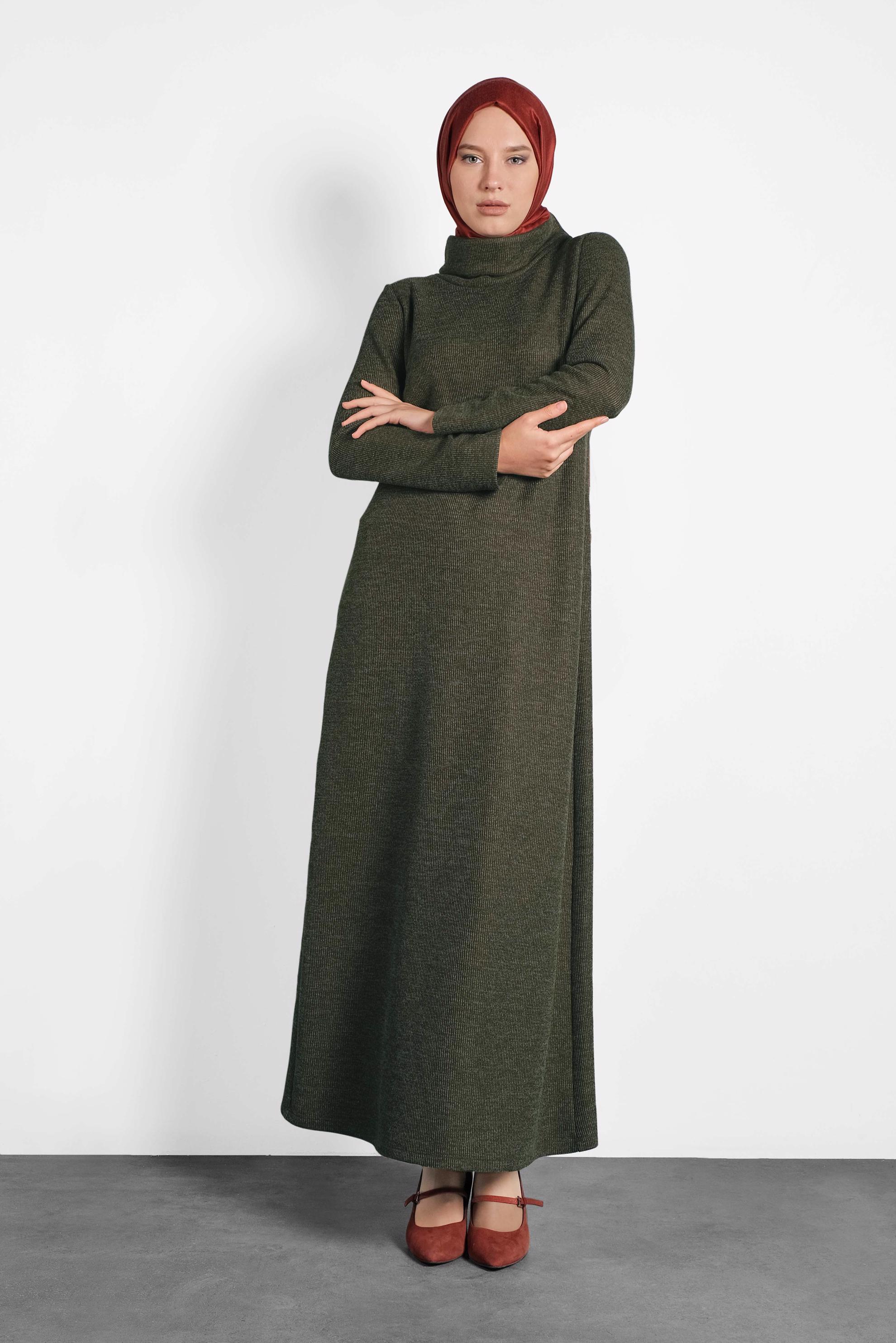 Tesettür giyim HAKİ BOĞAZLI TRİKO ÖRME ELBİSE 40273 