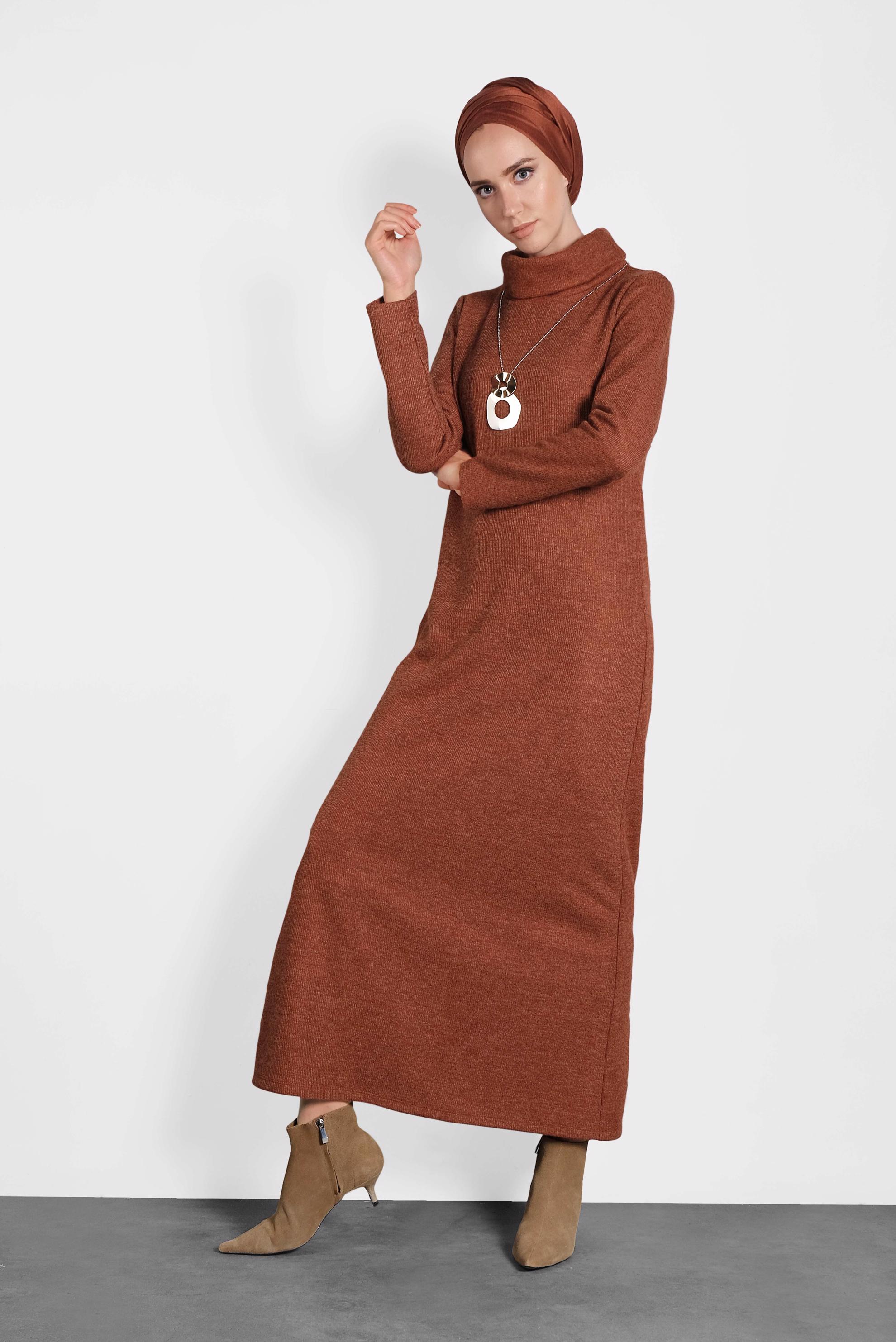 Tesettür giyim TURUNCU BOĞAZLI TRİKO ÖRME ELBİSE 40273 